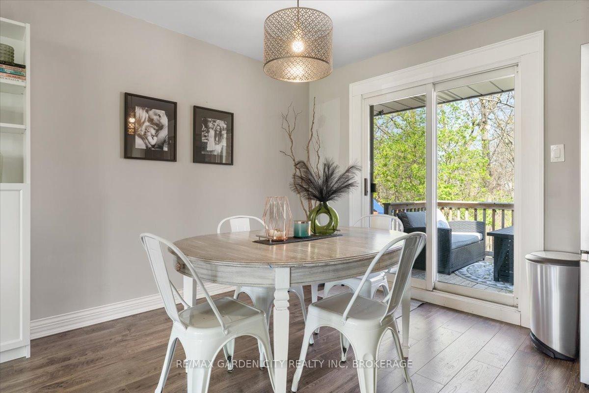Photo 9 of 73 Alexandra Boulevard, St. Catharines, Secord Woods — HOMEH