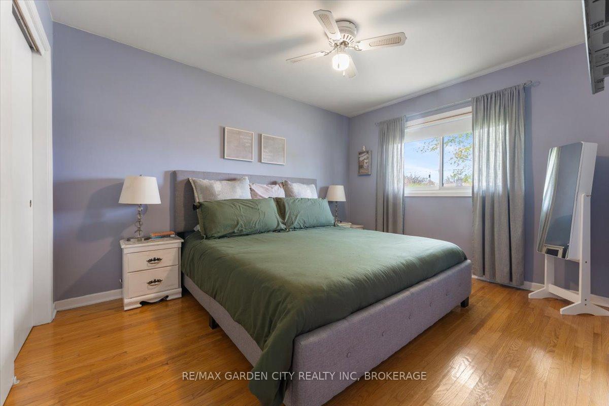 Photo 7 of 73 Alexandra Boulevard, St. Catharines, Secord Woods — HOMEH