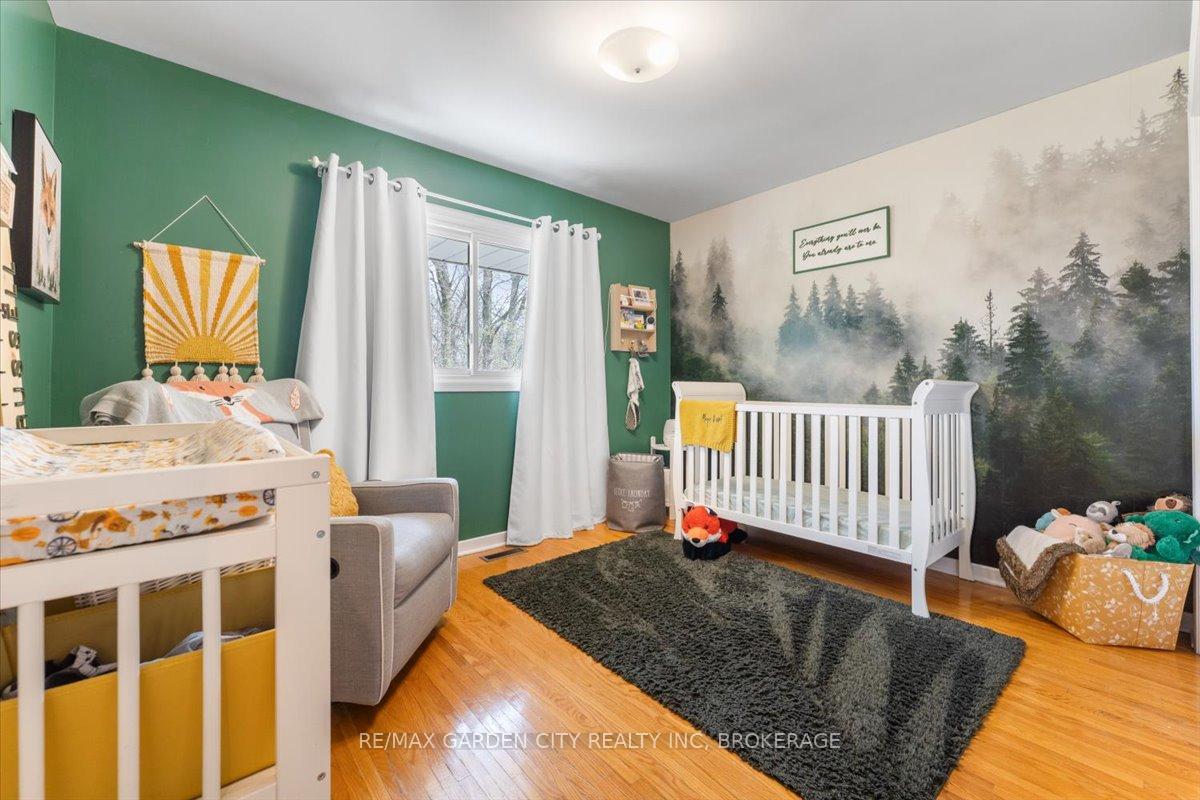 Photo 13 of 73 Alexandra Boulevard, St. Catharines, Secord Woods — HOMEH