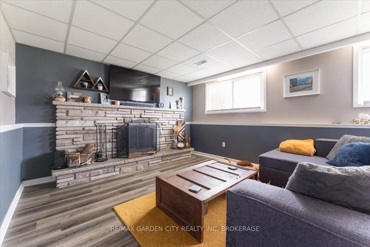 Photo 14 of 73 Alexandra Boulevard, St. Catharines, Secord Woods — HOMEH