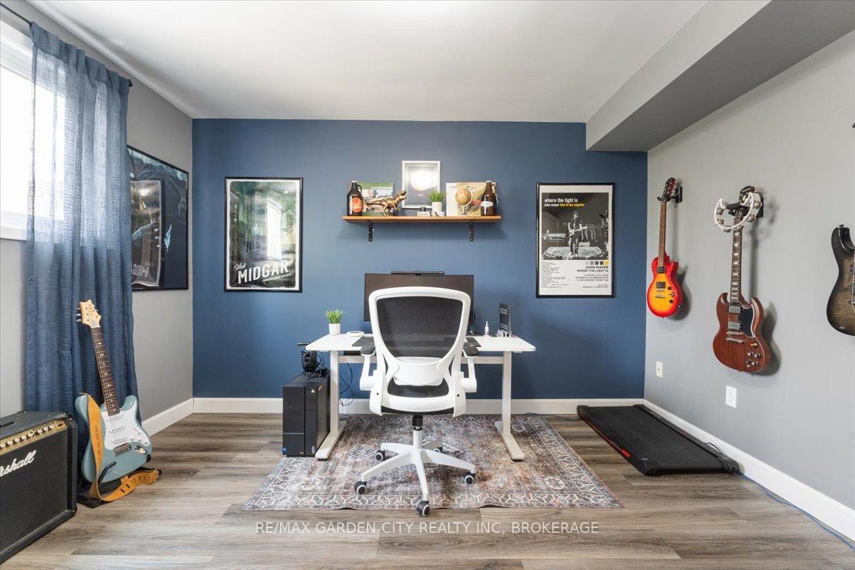 Photo 16 of 73 Alexandra Boulevard, St. Catharines, Secord Woods — HOMEH