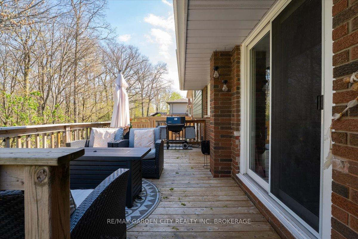 Photo 24 of 73 Alexandra Boulevard, St. Catharines, Secord Woods — HOMEH