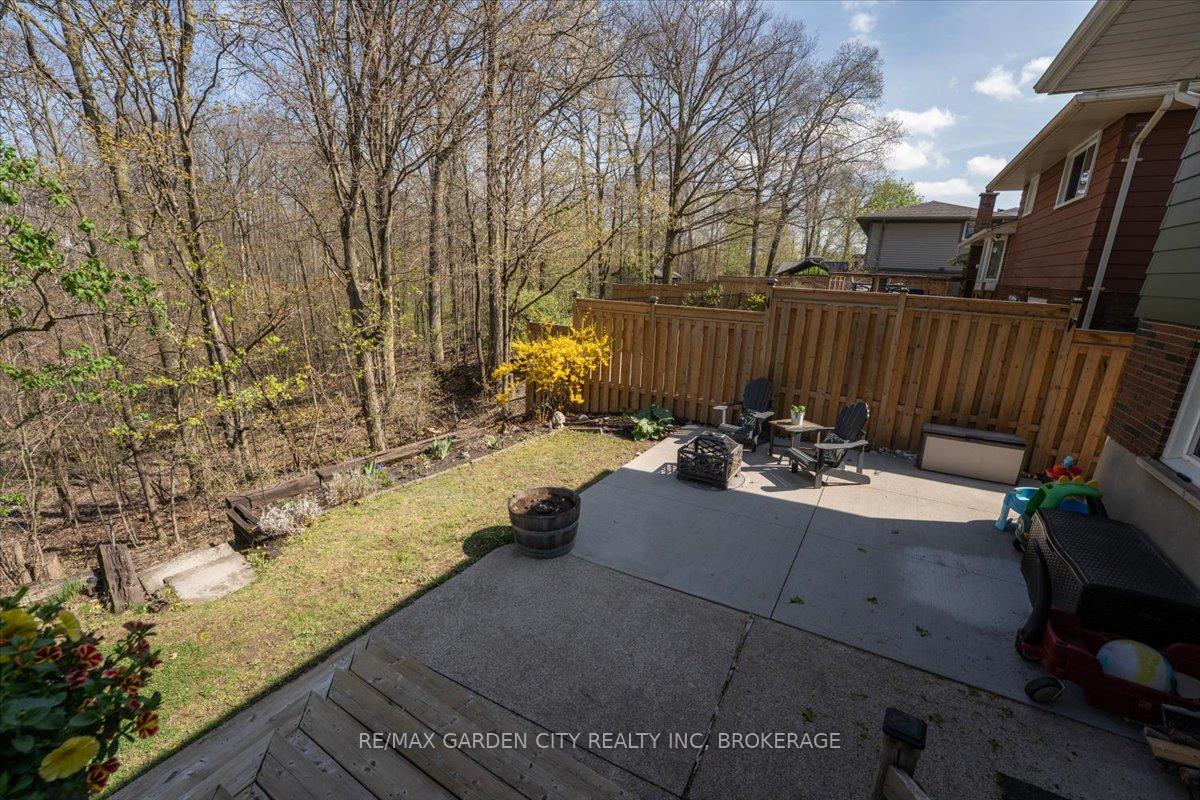 Photo 33 of 73 Alexandra Boulevard, St. Catharines, Secord Woods — HOMEH