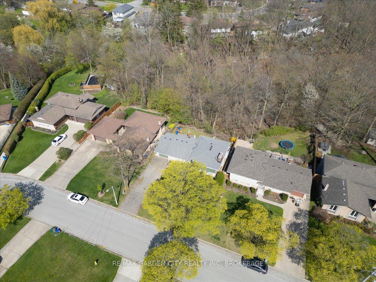 Photo 30 of 73 Alexandra Boulevard, St. Catharines, Secord Woods — HOMEH