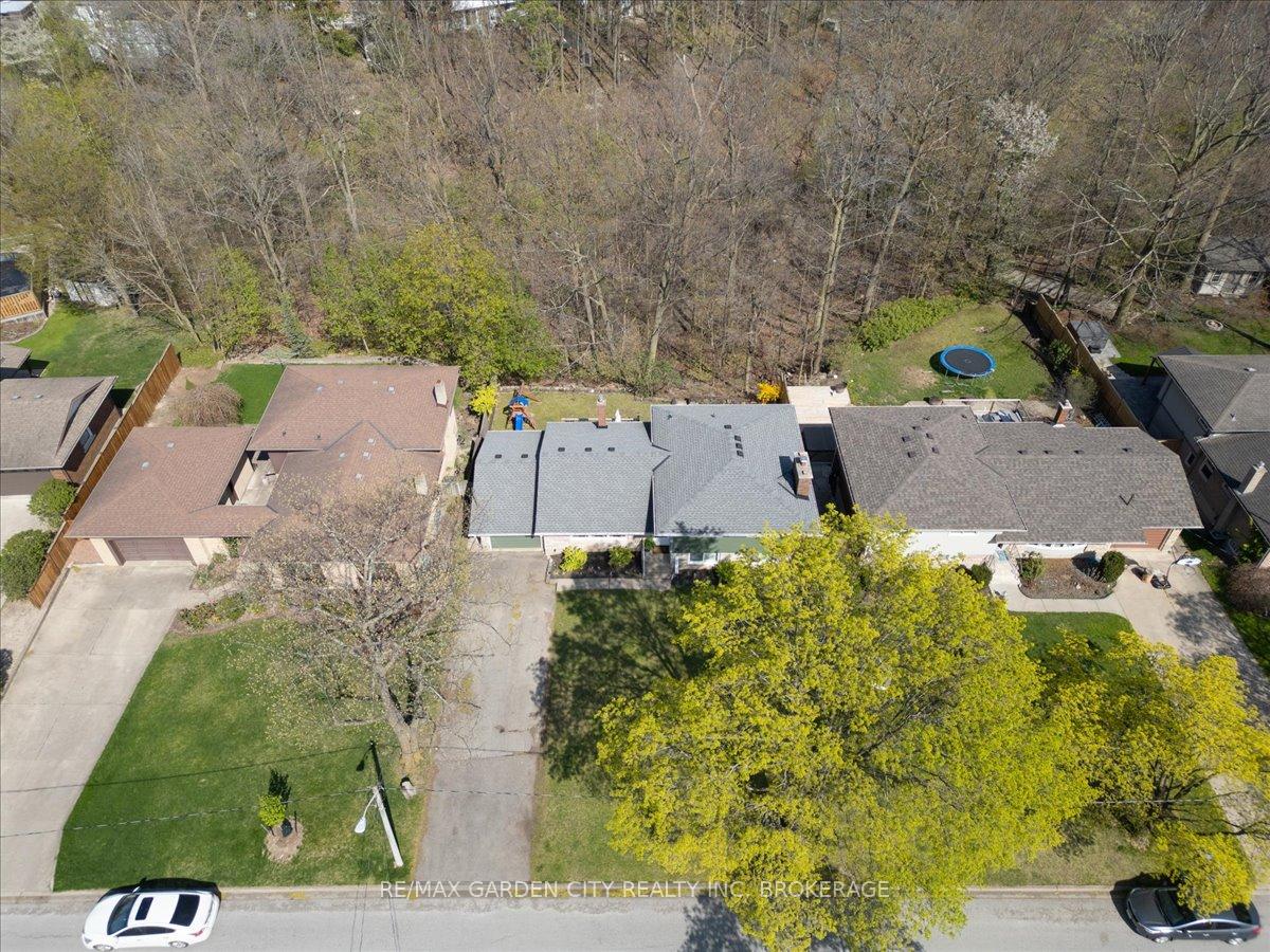 Photo 38 of 73 Alexandra Boulevard, St. Catharines, Secord Woods — HOMEH