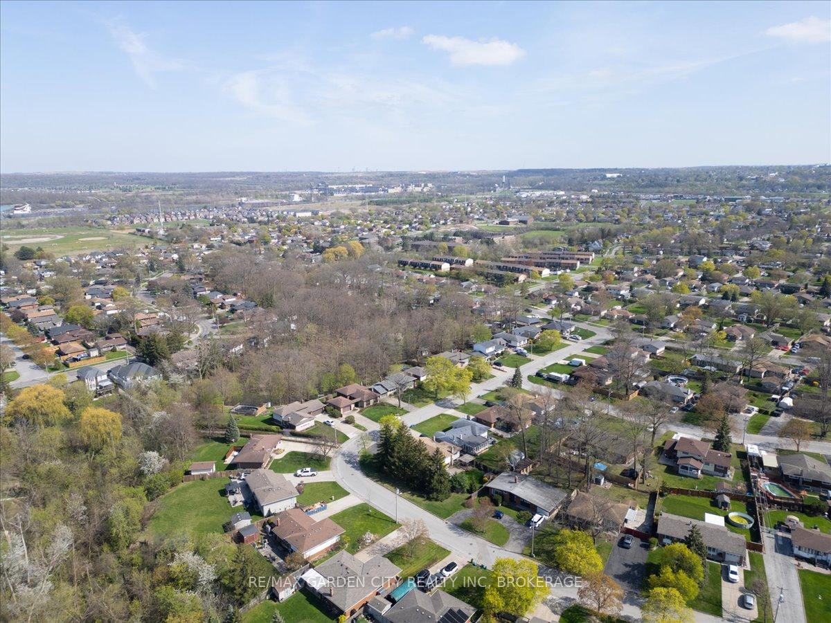 Photo 48 of 73 Alexandra Boulevard, St. Catharines, Secord Woods — HOMEH