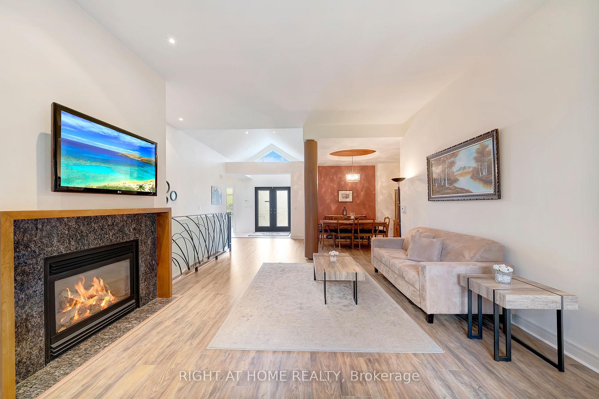 Photo 3 of 40 Arbour Glen Drive, St. Catharines, Grapeview — HOMEH