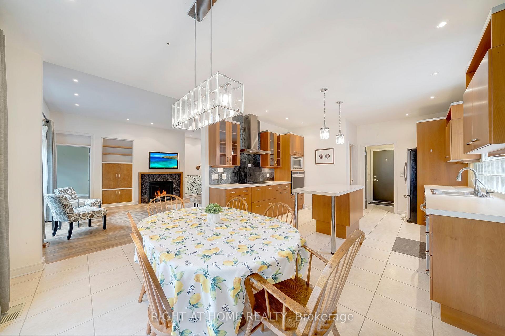 Photo 12 of 40 Arbour Glen Drive, St. Catharines, Grapeview — HOMEH