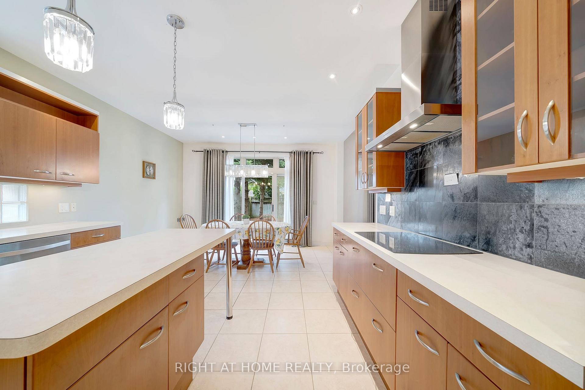 Photo 28 of 40 Arbour Glen Drive, St. Catharines, Grapeview — HOMEH