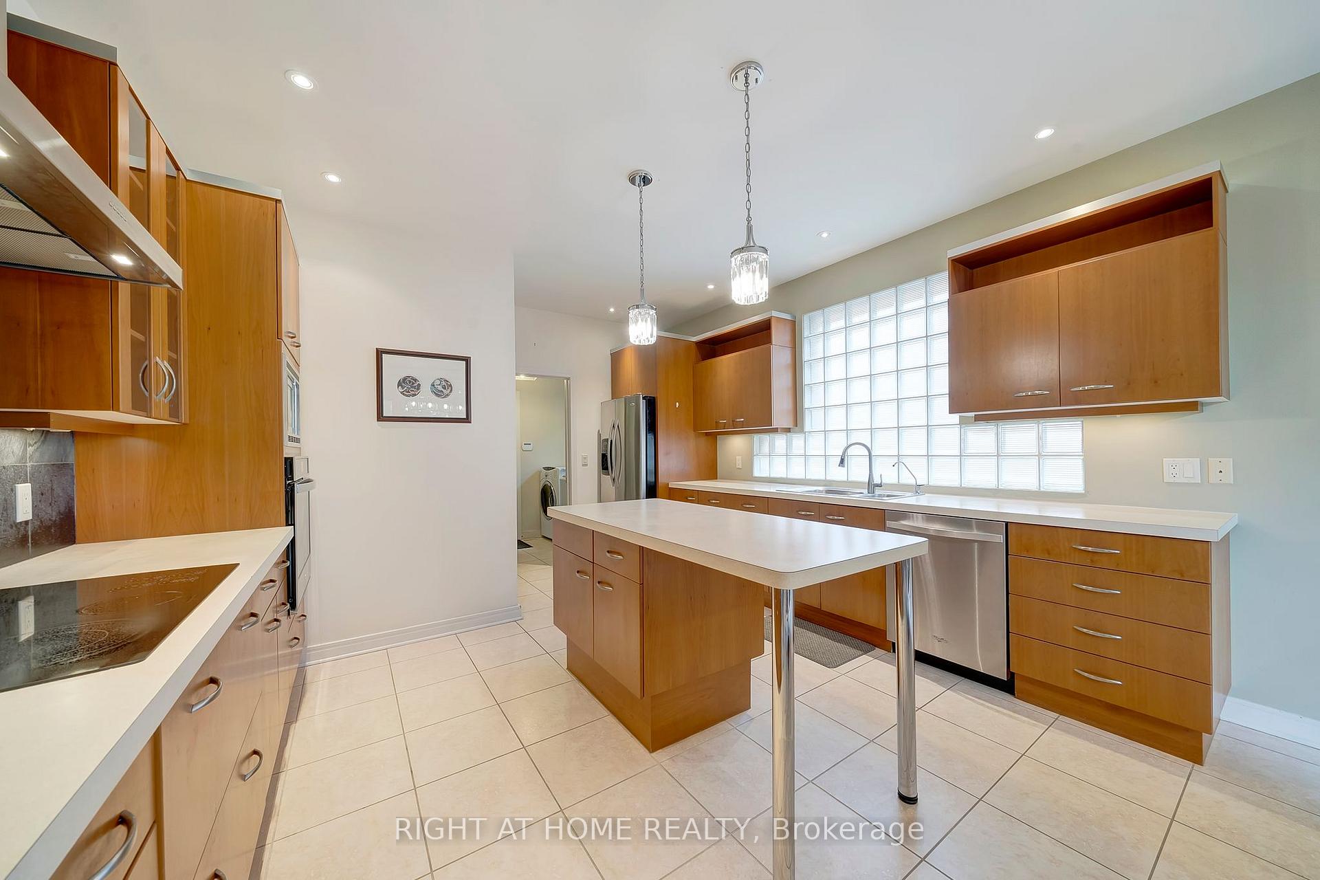 Photo 17 of 40 Arbour Glen Drive, St. Catharines, Grapeview — HOMEH