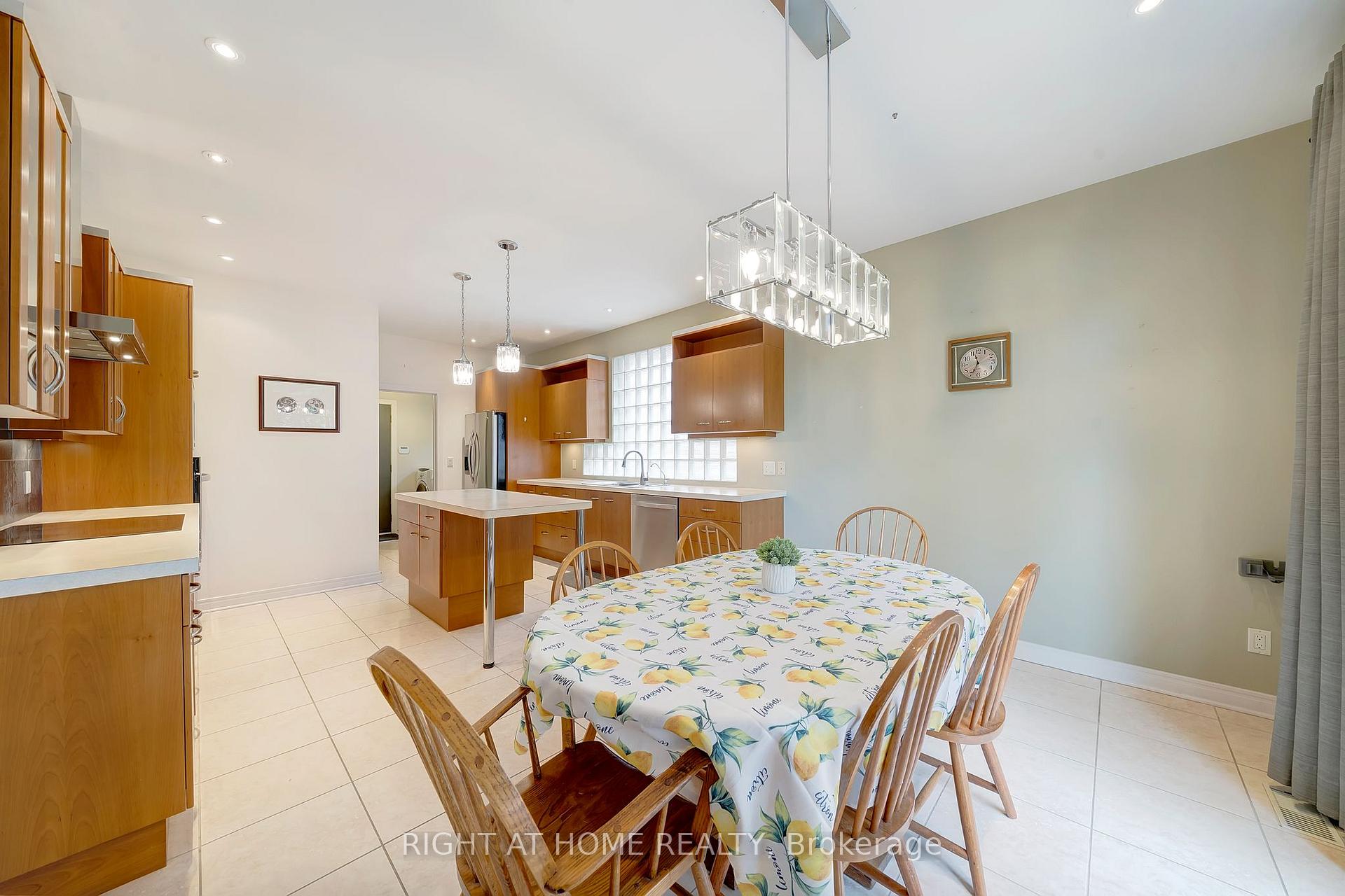 Photo 11 of 40 Arbour Glen Drive, St. Catharines, Grapeview — HOMEH