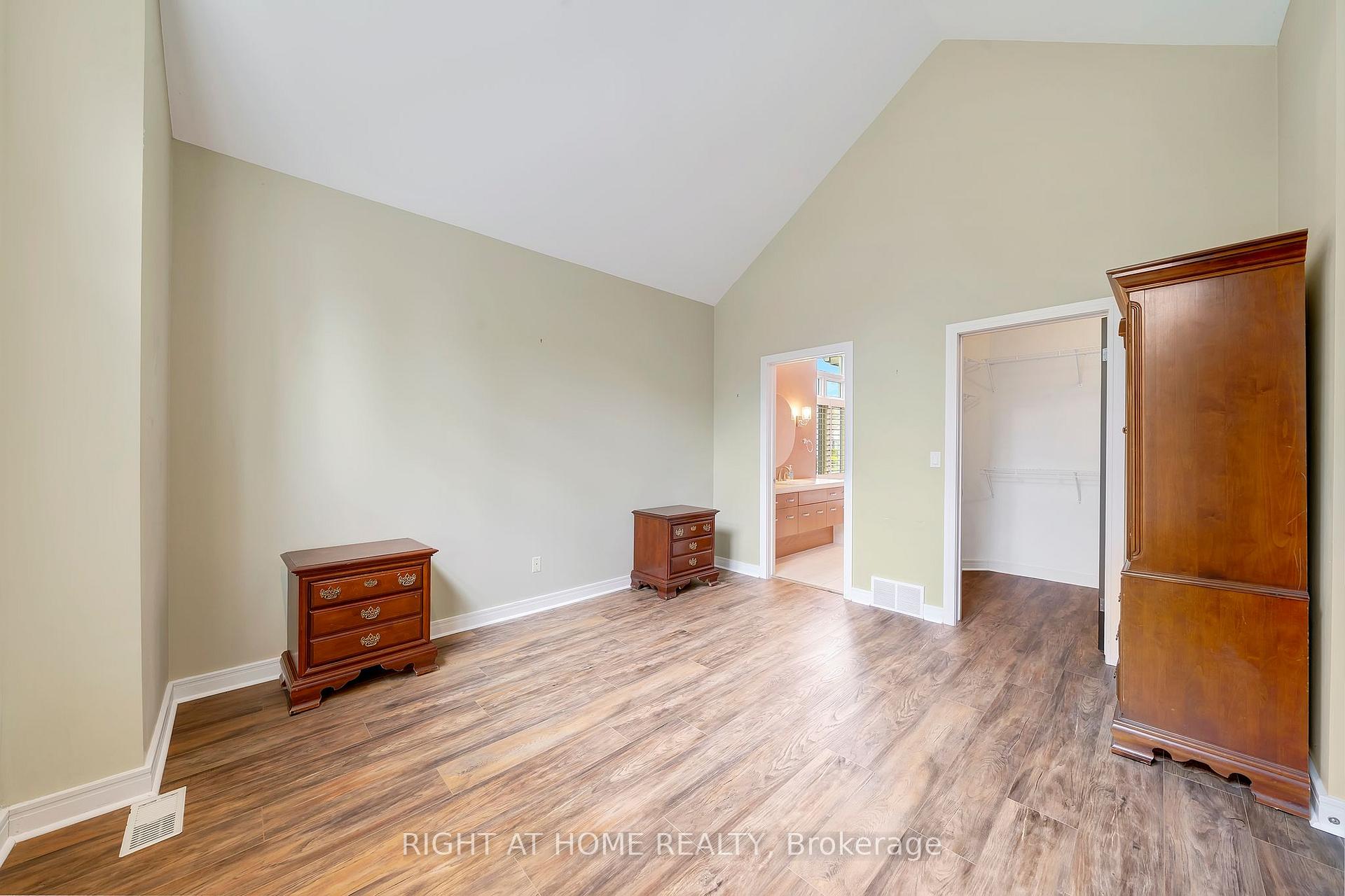 Photo 34 of 40 Arbour Glen Drive, St. Catharines, Grapeview — HOMEH