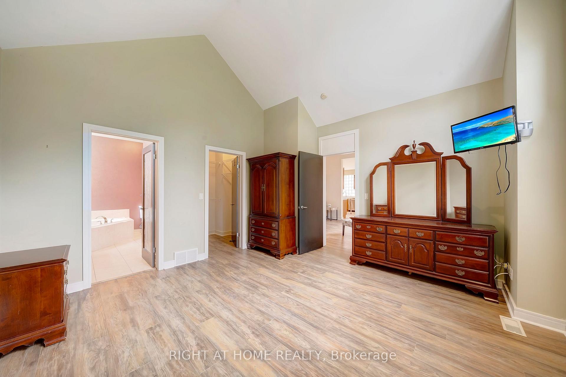 Photo 38 of 40 Arbour Glen Drive, St. Catharines, Grapeview — HOMEH