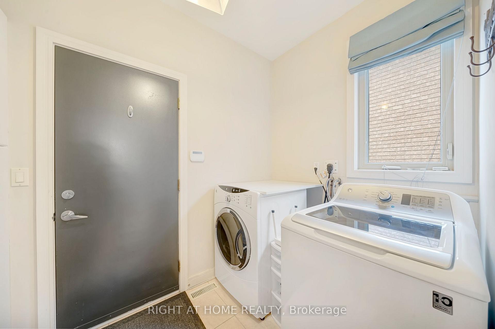 Photo 25 of 40 Arbour Glen Drive, St. Catharines, Grapeview — HOMEH