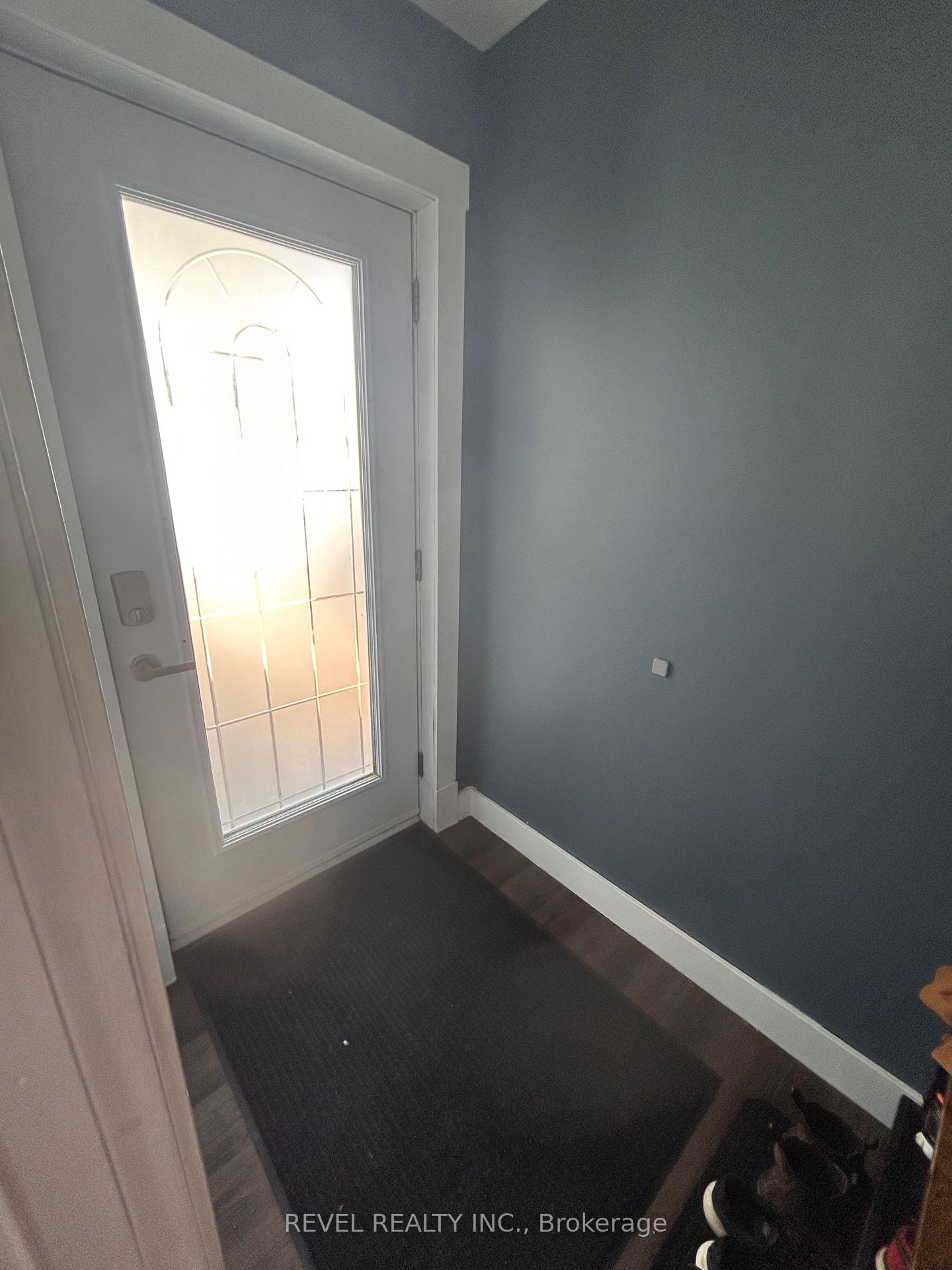 Photo 2 of 185 Fifteenth Avenue, Cochrane — HOMEH