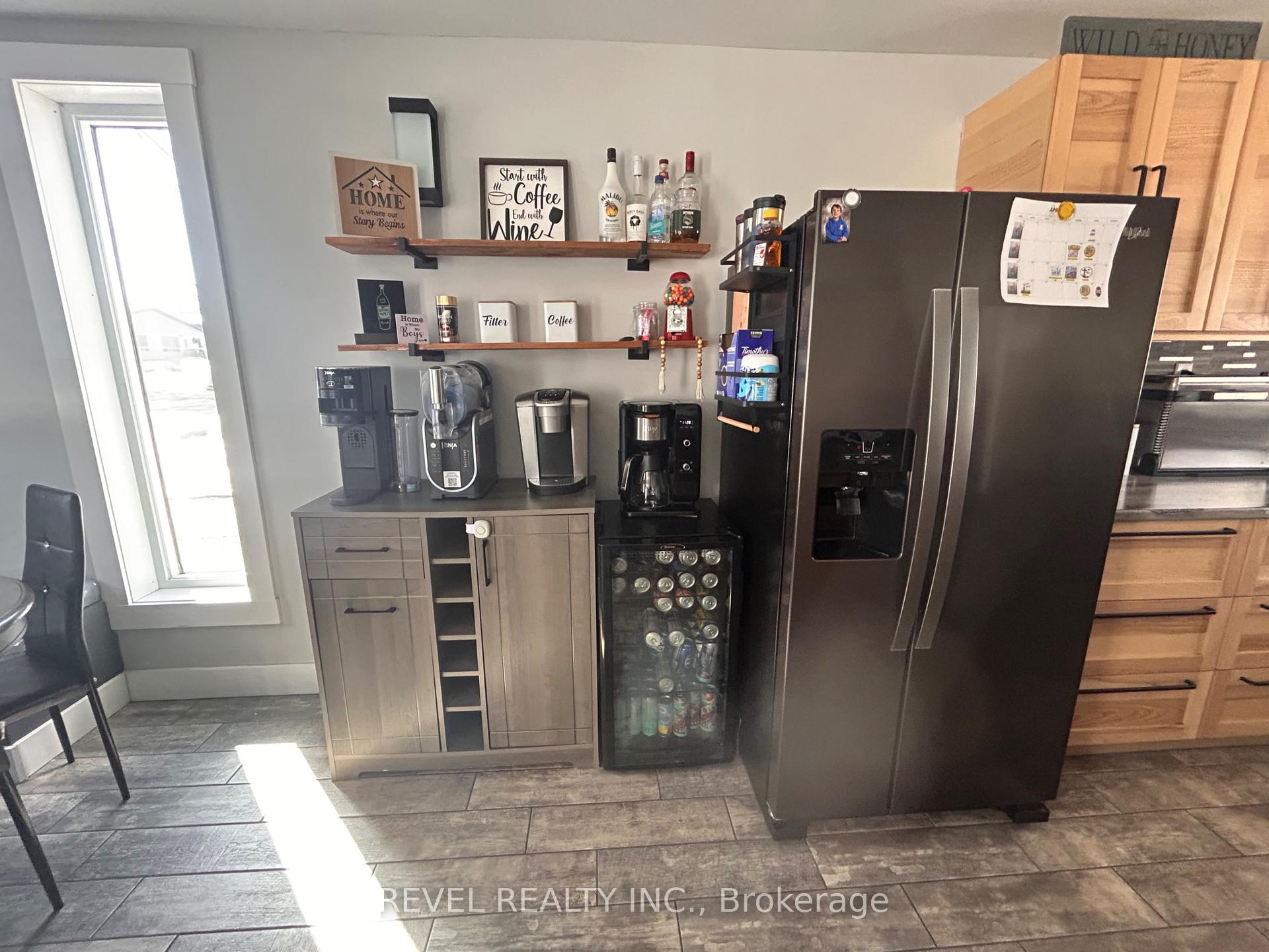 Photo 14 of 185 Fifteenth Avenue, Cochrane — HOMEH
