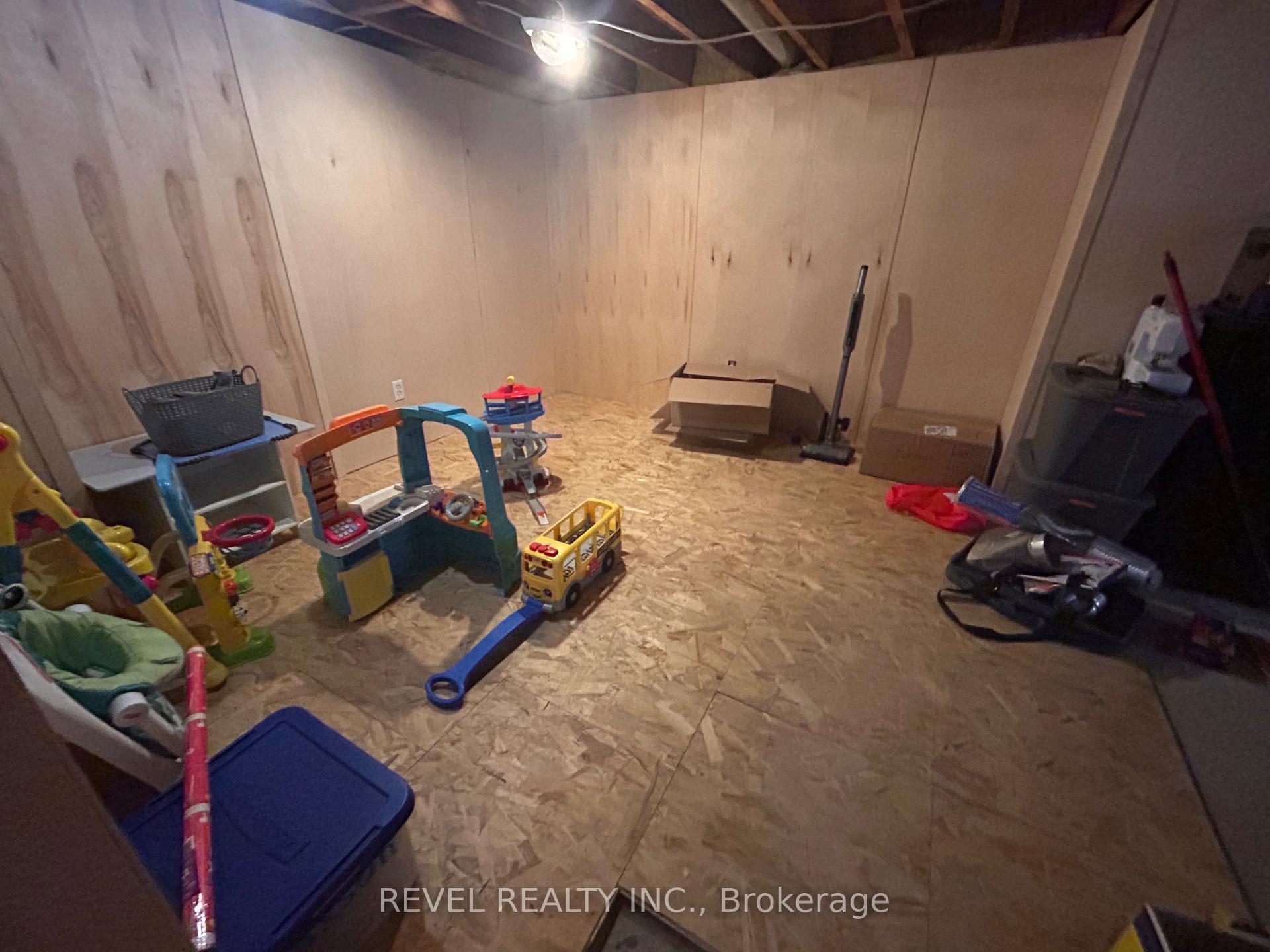 Photo 19 of 185 Fifteenth Avenue, Cochrane — HOMEH