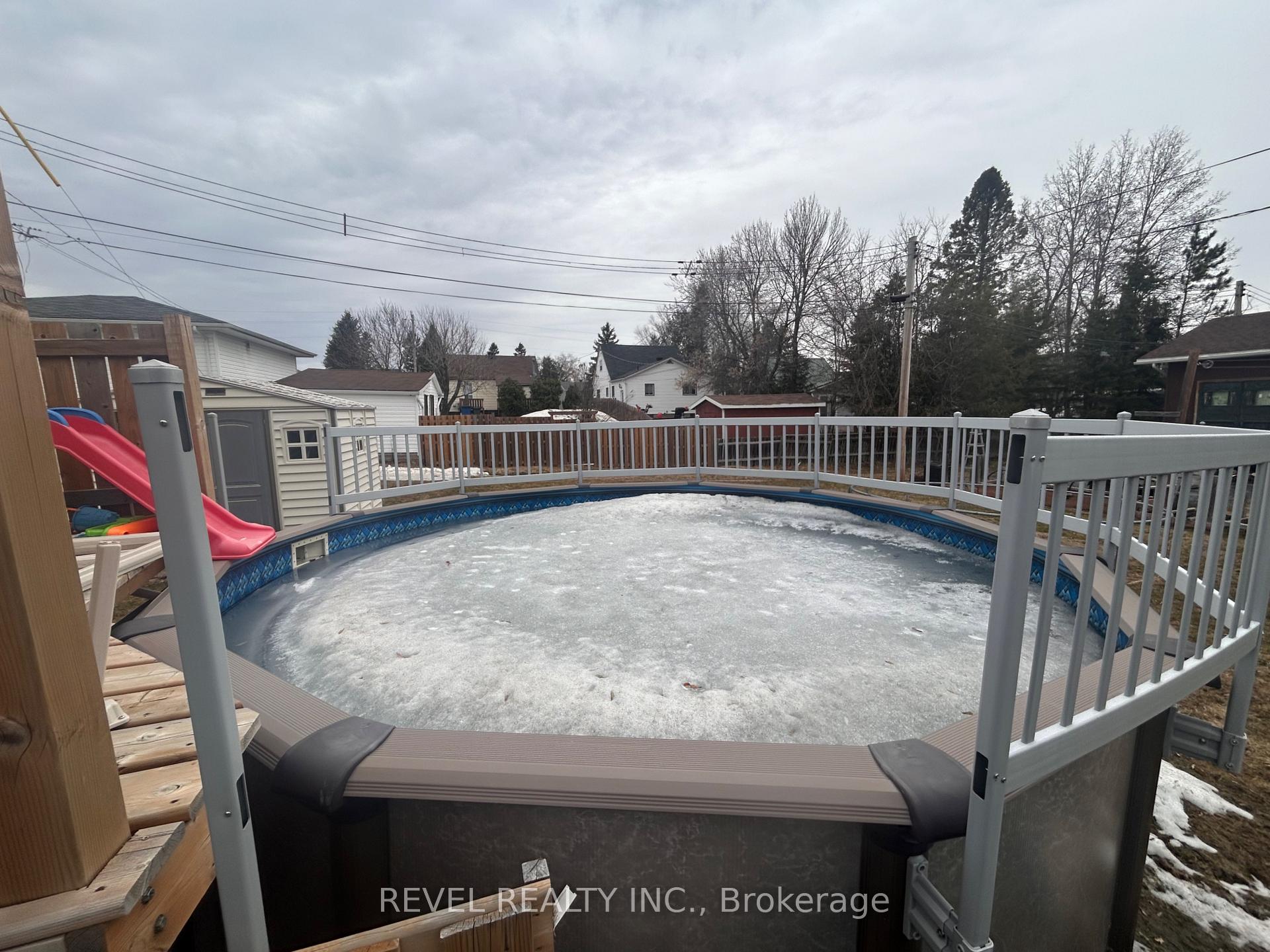 Photo 23 of 185 Fifteenth Avenue, Cochrane — HOMEH