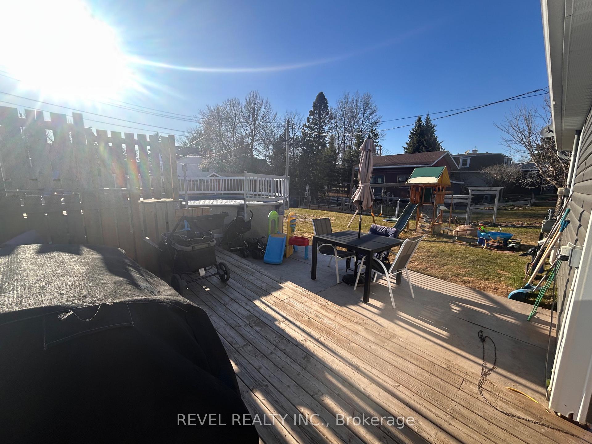 Photo 22 of 185 Fifteenth Avenue, Cochrane — HOMEH