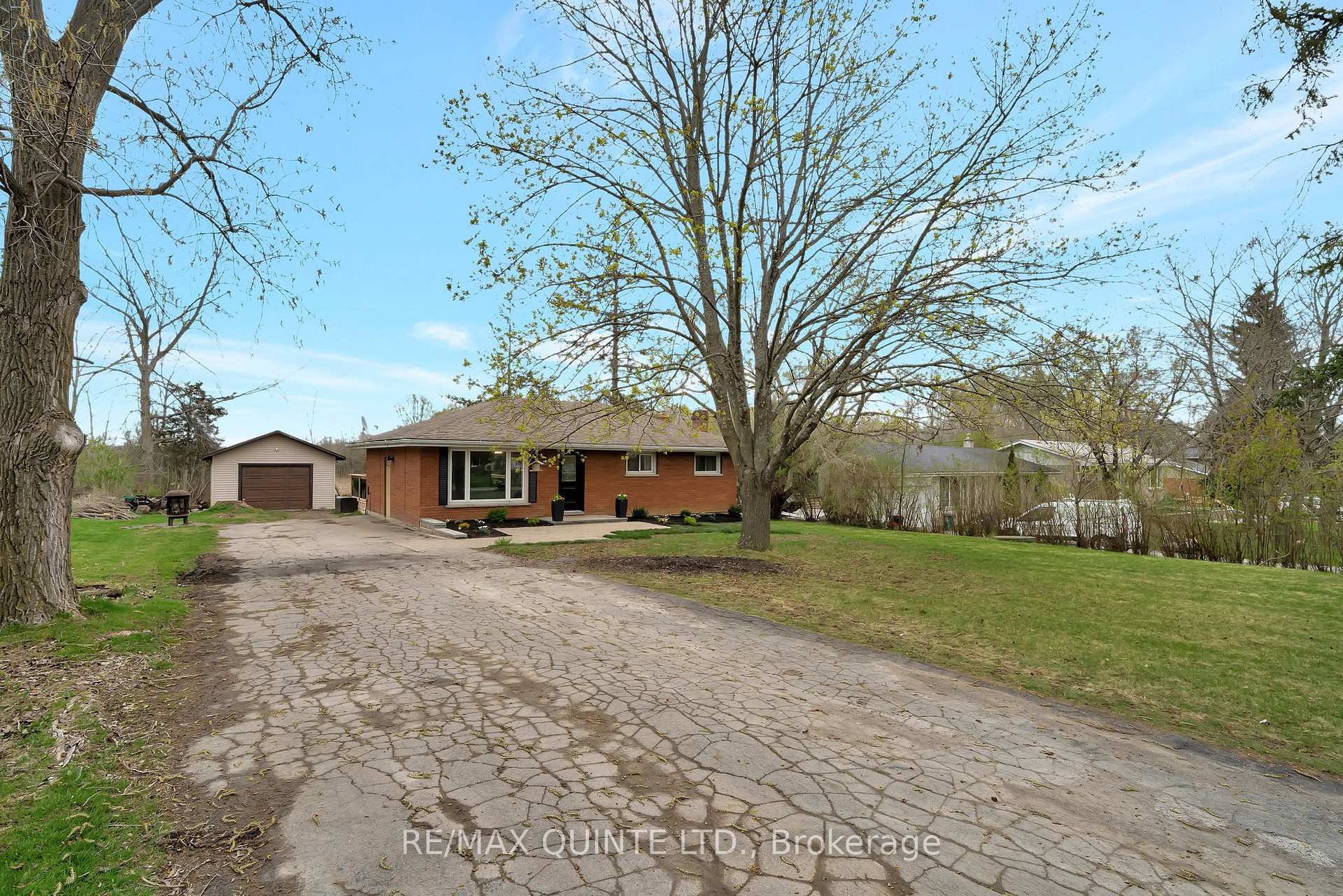 Photo 2 of 368 Whites Road, Quinte West — HOMEH