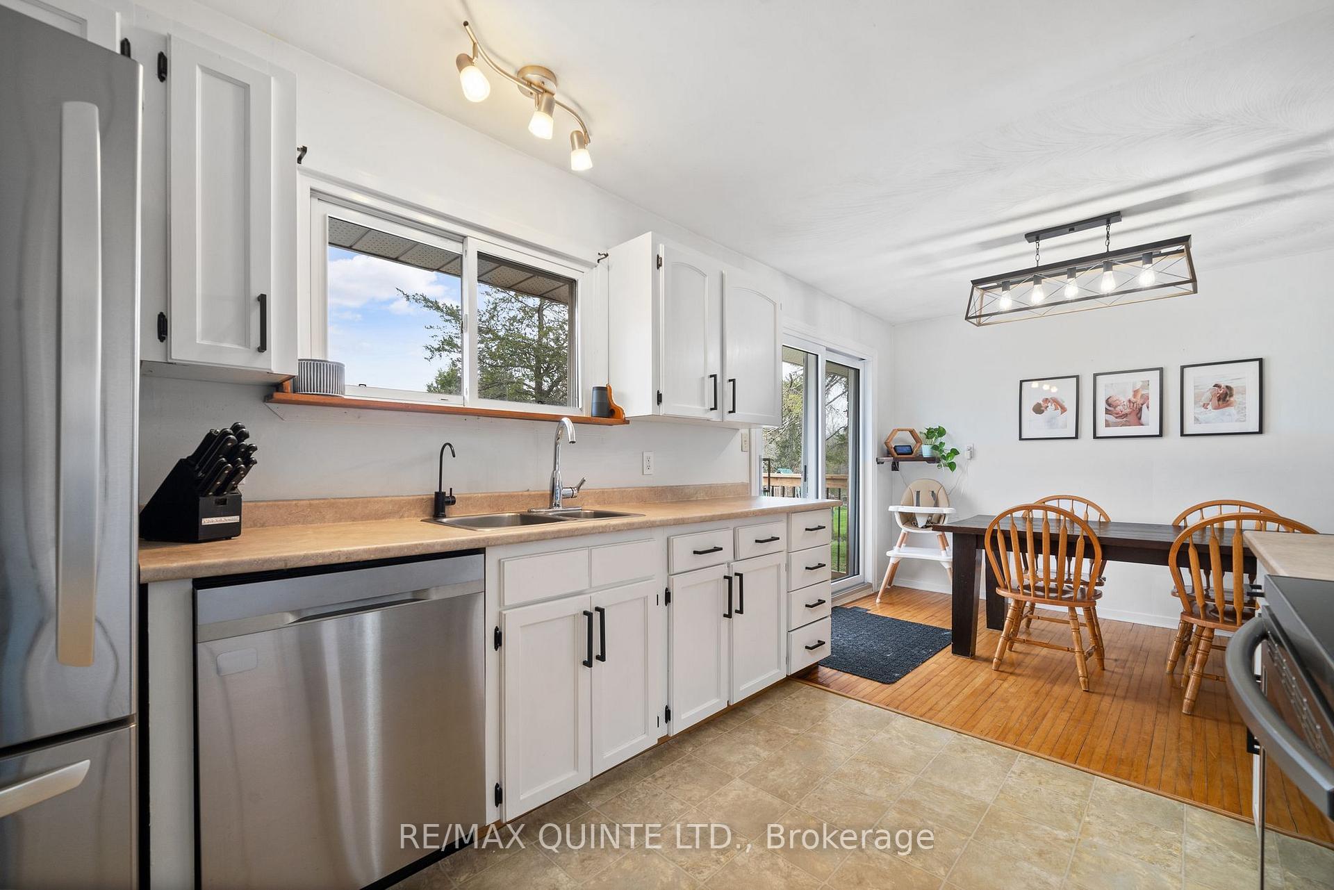Photo 6 of 368 Whites Road, Quinte West — HOMEH