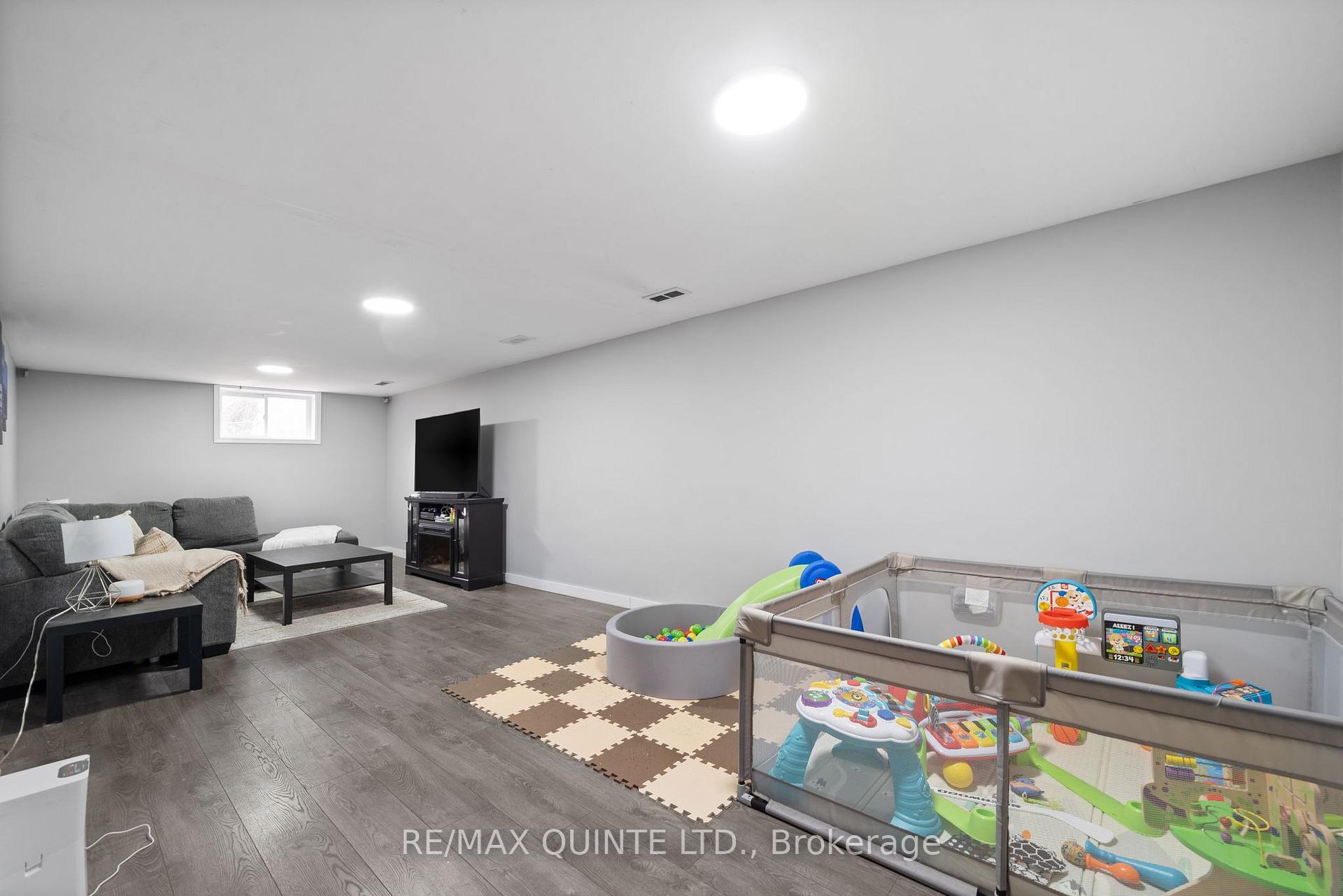 Photo 20 of 368 Whites Road, Quinte West — HOMEH