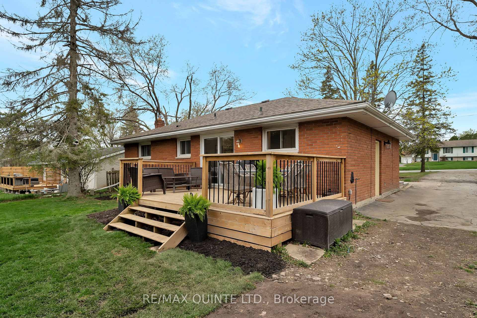 Photo 32 of 368 Whites Road, Quinte West — HOMEH