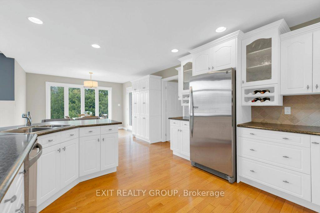 Photo 4 of 109 Sills Road, Belleville, Thurlow Ward — HOMEH