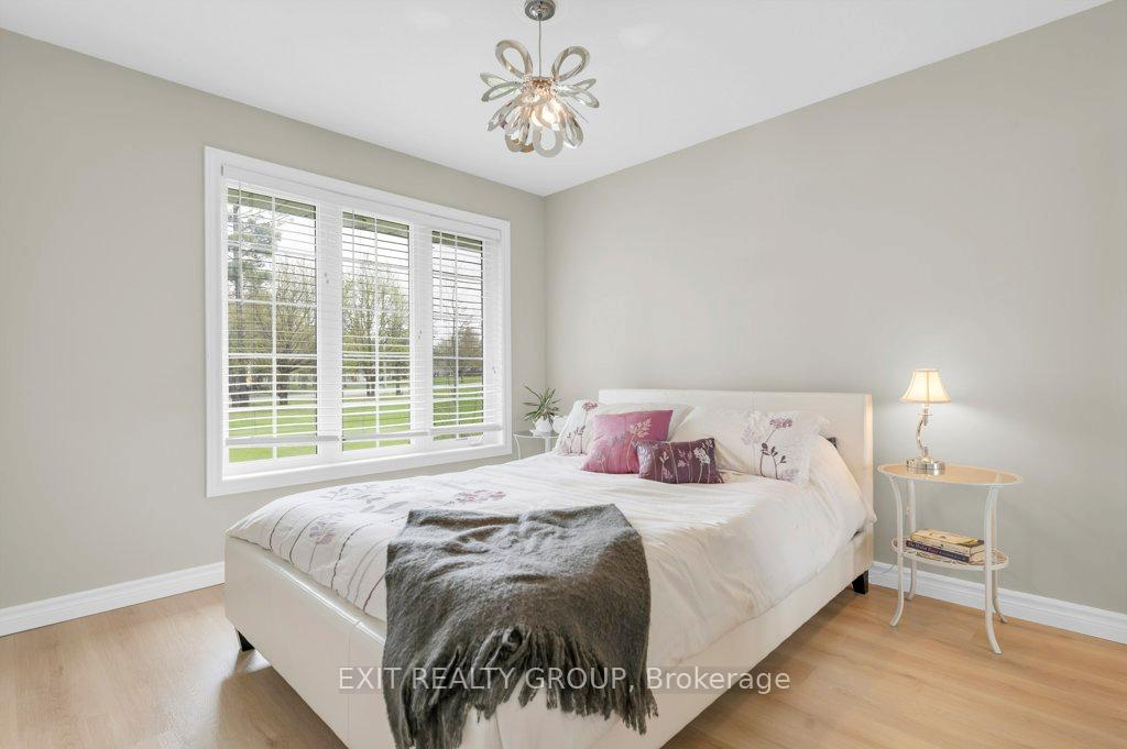 Photo 8 of 109 Sills Road, Belleville, Thurlow Ward — HOMEH