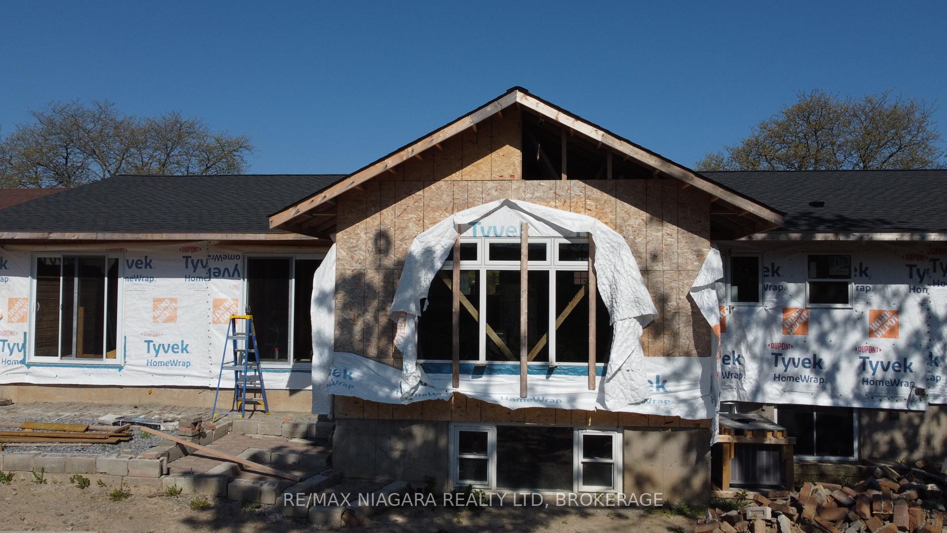 Photo 3 of 347 Pelham Road, St. Catharines, Rykert/Vansickle — HOMEH