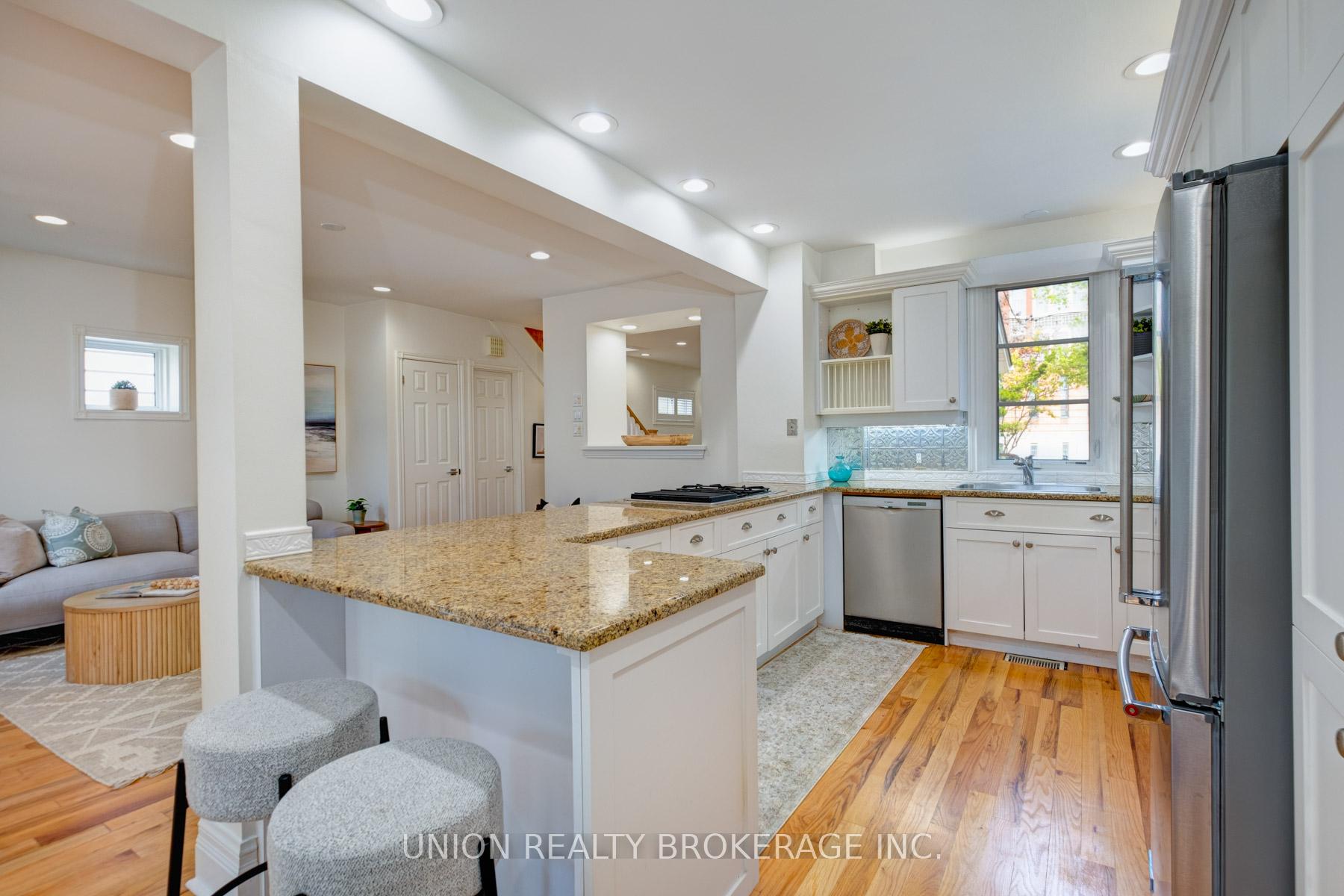 Photo 36 of 52 Malvern Avenue, Toronto, East End-Danforth — HOMEH