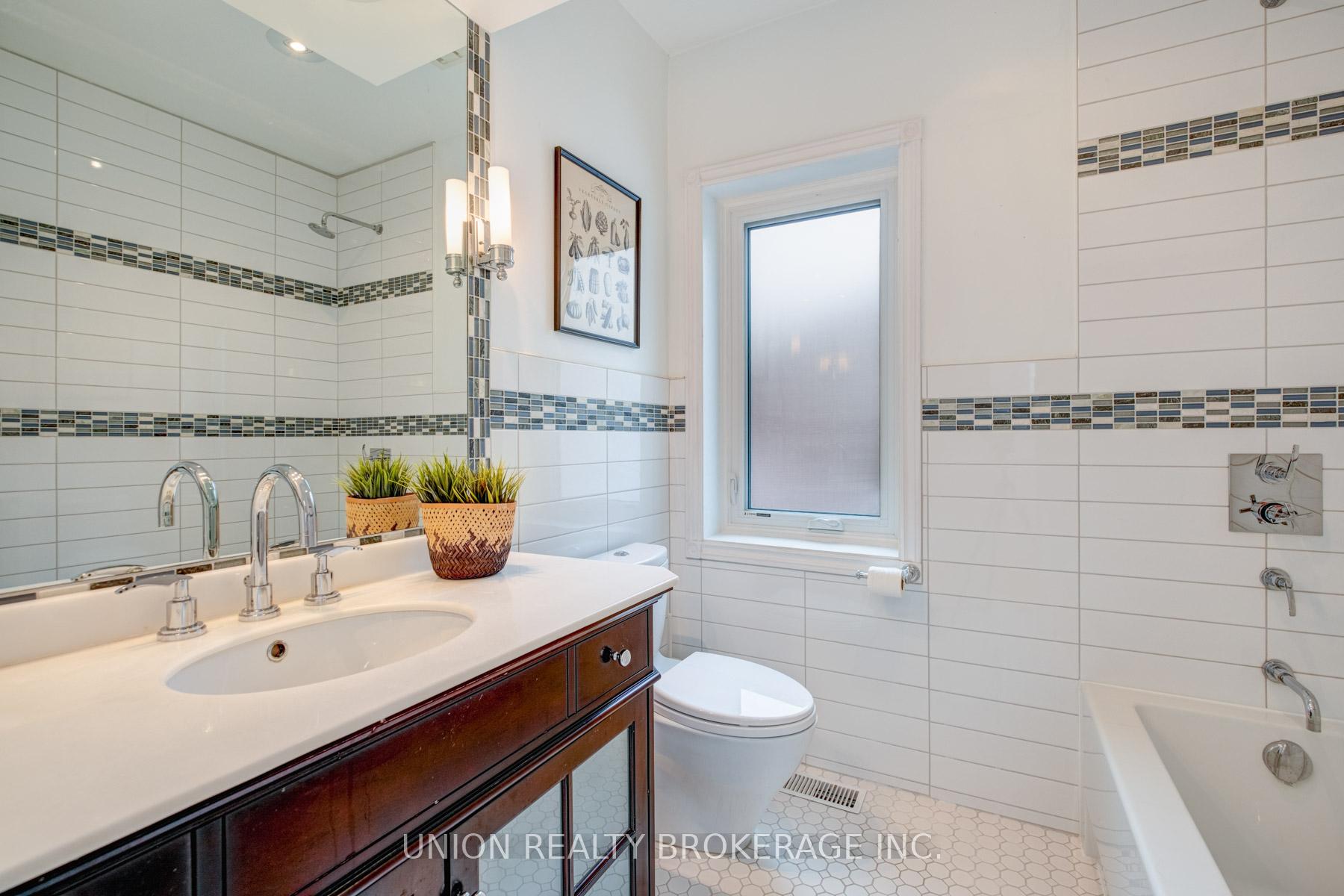 Photo 13 of 52 Malvern Avenue, Toronto, East End-Danforth — HOMEH