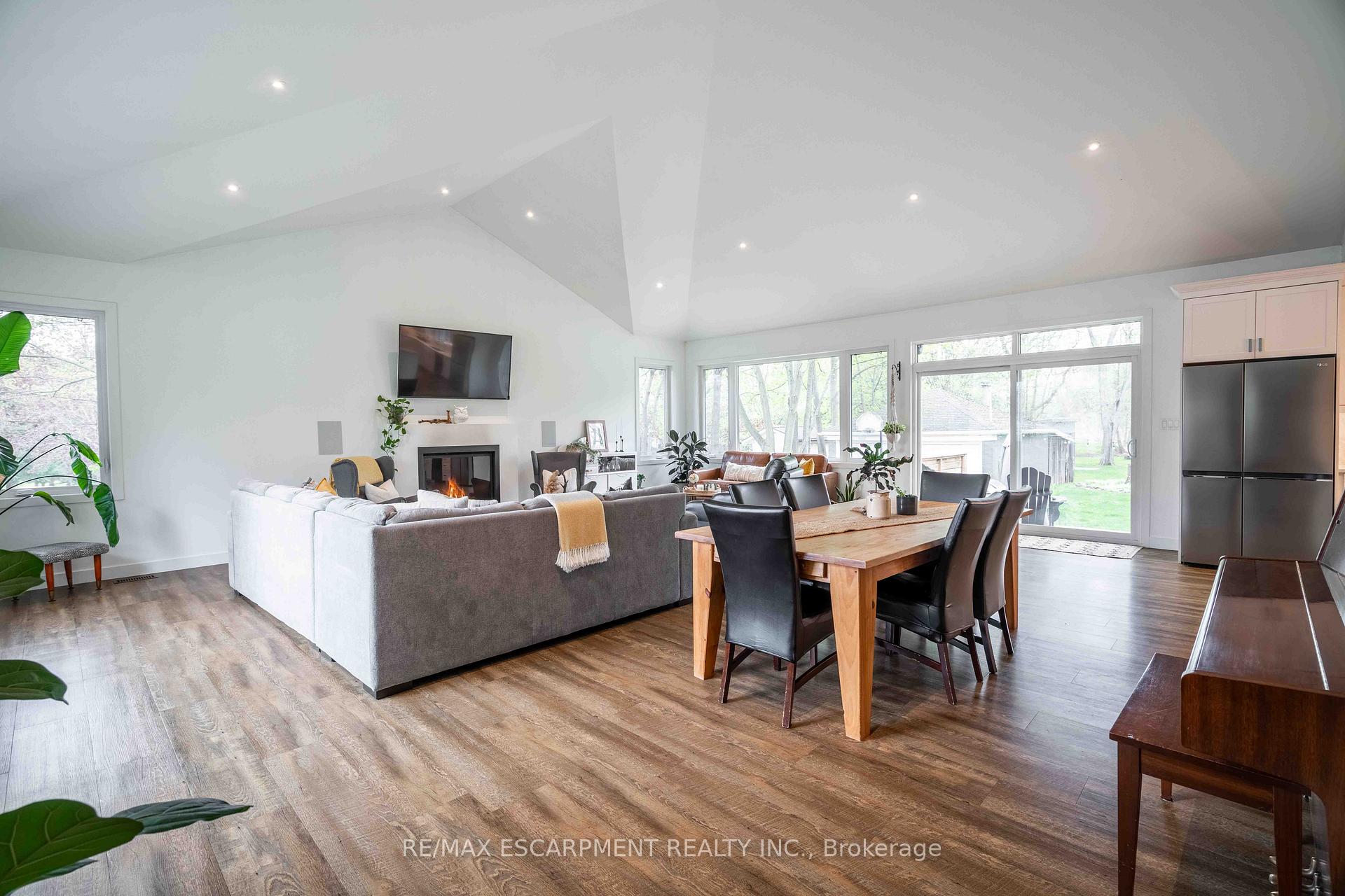 Photo 13 of 298 Garner Road E, Hamilton, Ancaster — HOMEH