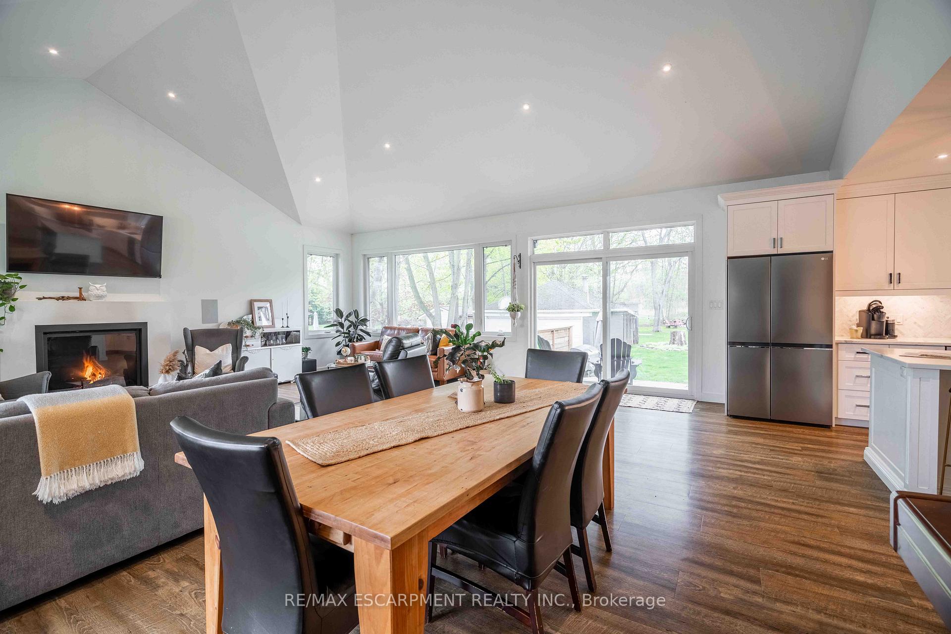 Photo 4 of 298 Garner Road E, Hamilton, Ancaster — HOMEH