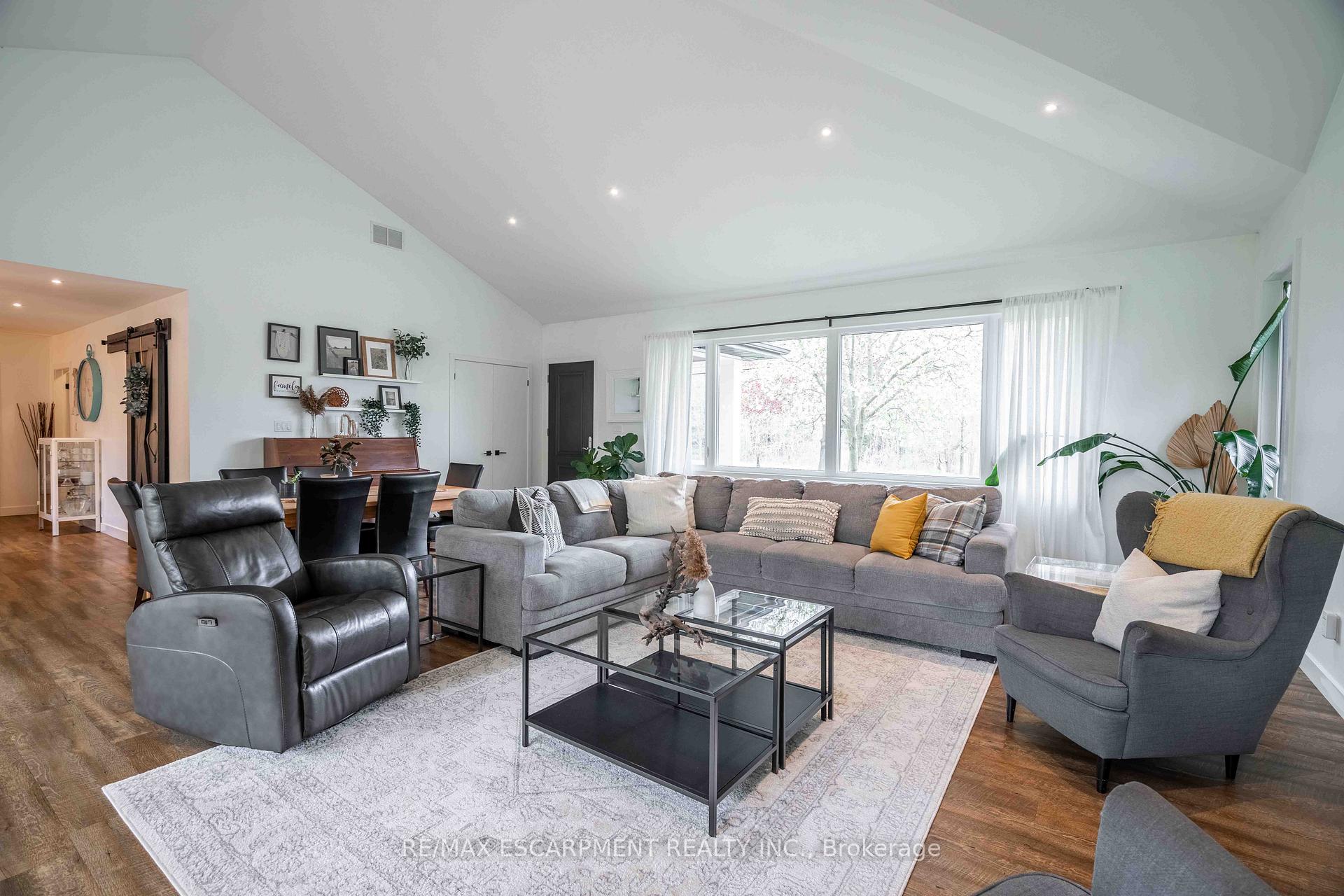 Photo 10 of 298 Garner Road E, Hamilton, Ancaster — HOMEH