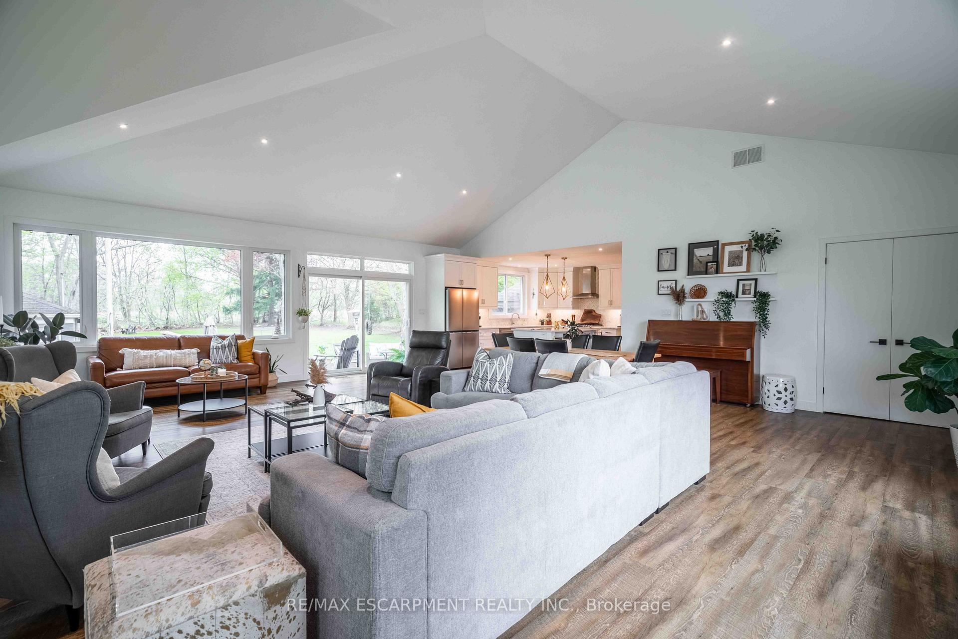 Photo 5 of 298 Garner Road E, Hamilton, Ancaster — HOMEH