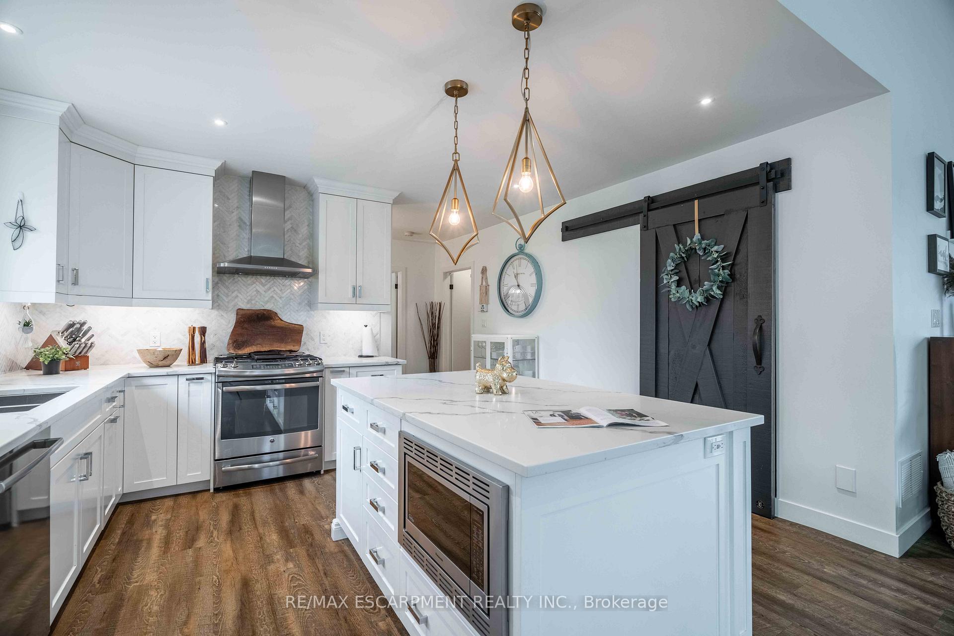 Photo 11 of 298 Garner Road E, Hamilton, Ancaster — HOMEH