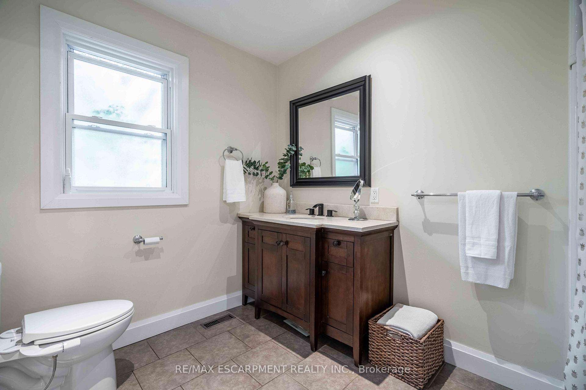 Photo 18 of 298 Garner Road E, Hamilton, Ancaster — HOMEH