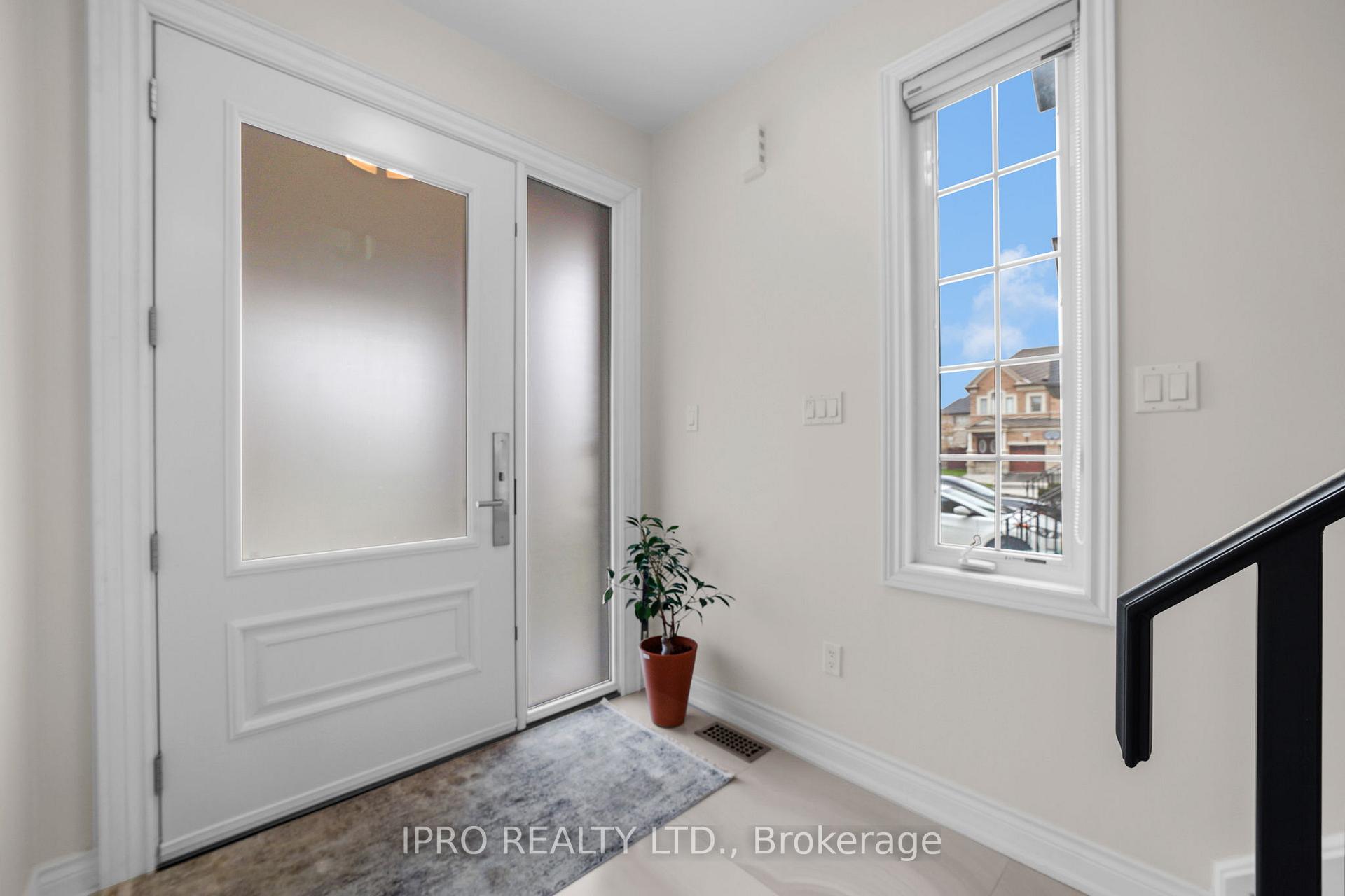 Photo 7 of 111 Ostrovsky Road, Vaughan, Vellore Village — HOMEH