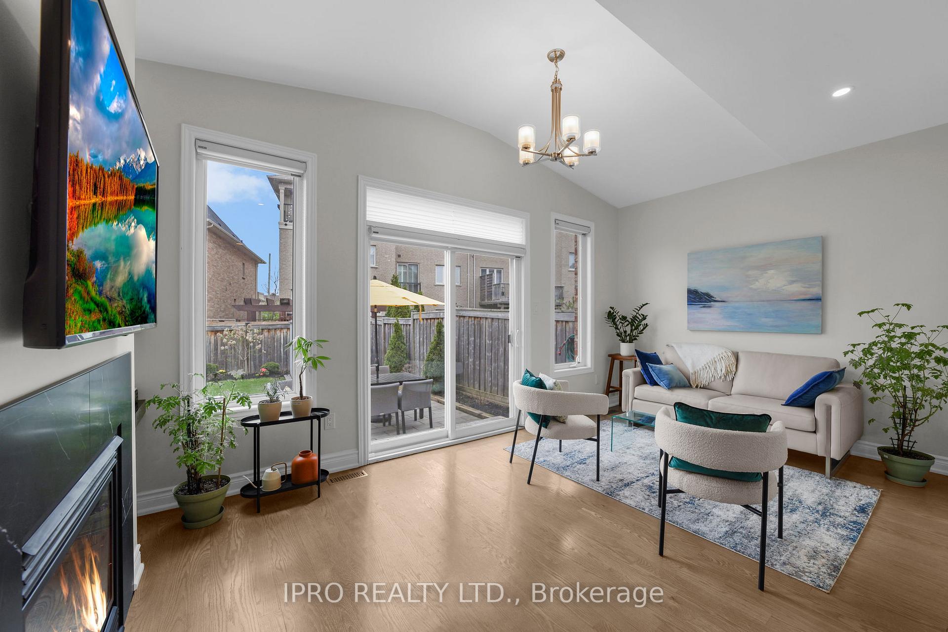 Photo 13 of 111 Ostrovsky Road, Vaughan, Vellore Village — HOMEH
