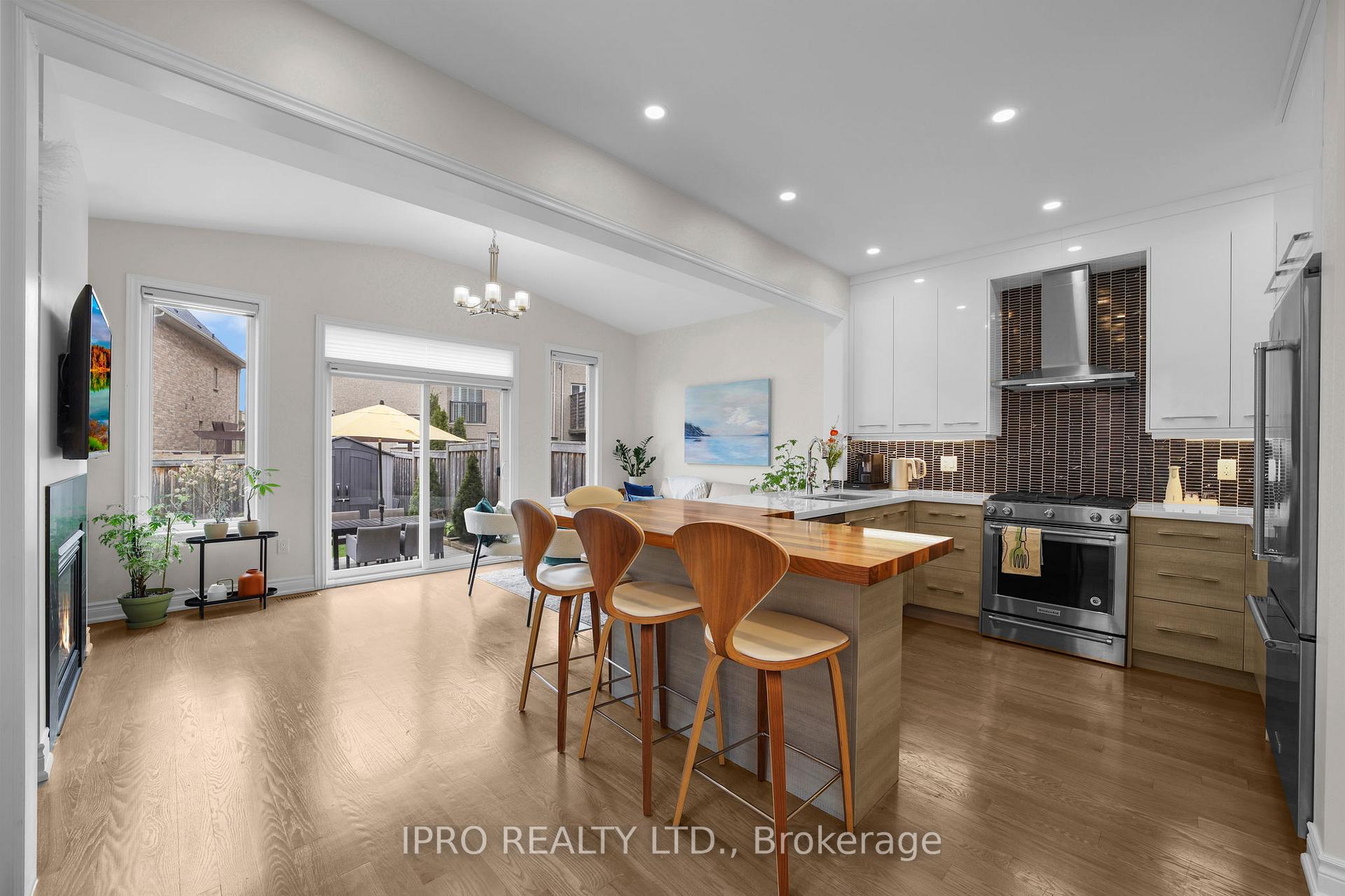 Photo 10 of 111 Ostrovsky Road, Vaughan, Vellore Village — HOMEH
