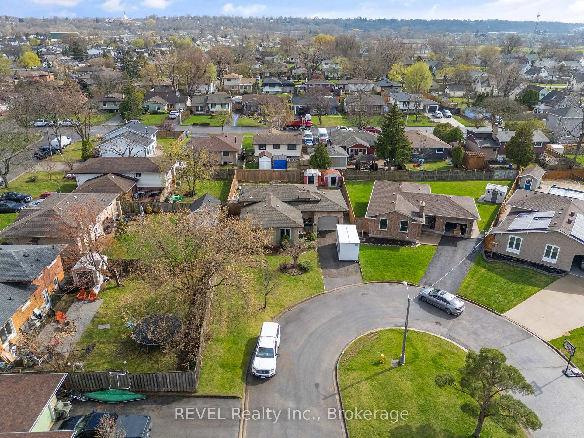 Photo 18 of 5 Cascade Court, St. Catharines, Secord Woods — HOMEH
