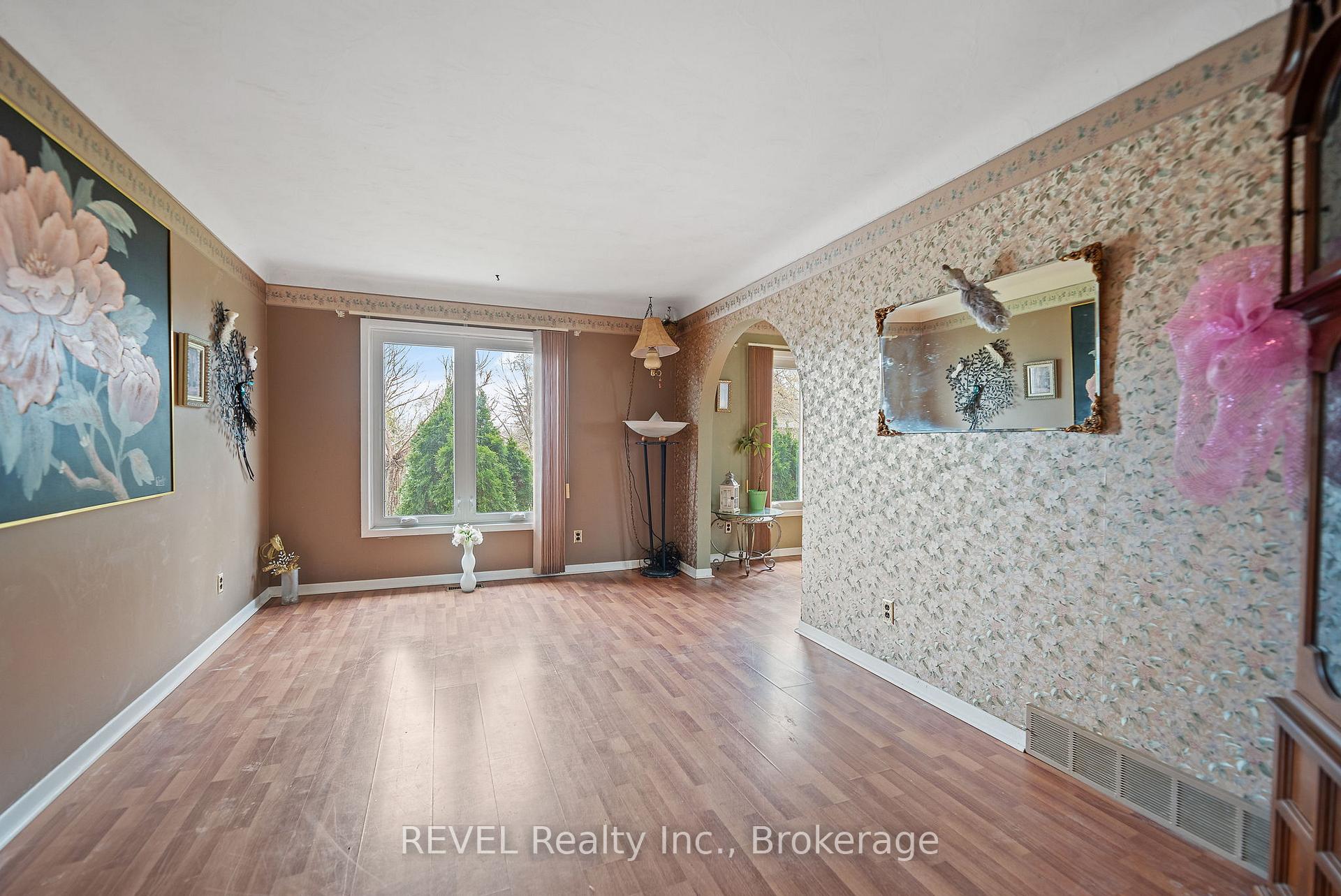 Photo 6 of 5 Cascade Court, St. Catharines, Secord Woods — HOMEH