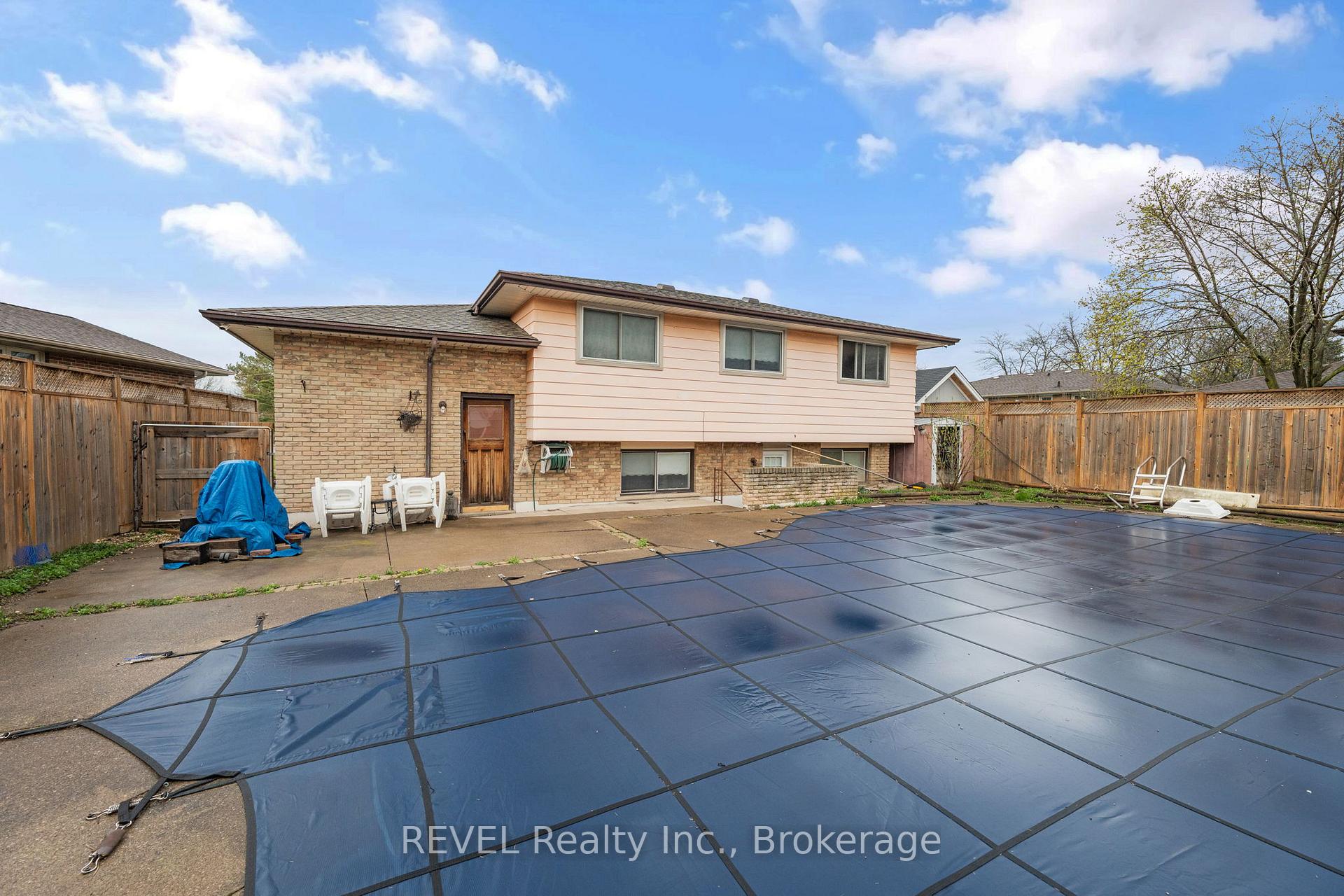 Photo 25 of 5 Cascade Court, St. Catharines, Secord Woods — HOMEH