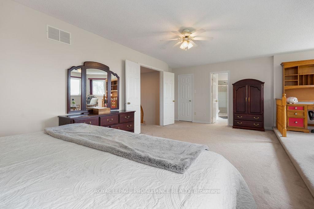 Photo 16 of 933 Ridge Valley Drive, Oshawa, Pinecrest — HOMEH