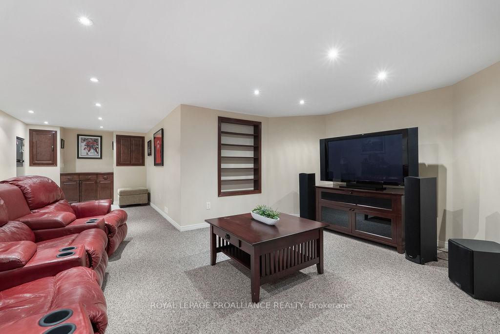 Photo 24 of 933 Ridge Valley Drive, Oshawa, Pinecrest — HOMEH