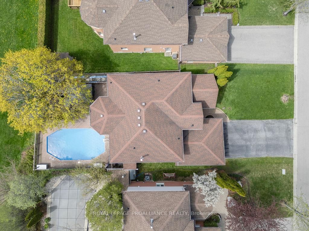 Photo 42 of 933 Ridge Valley Drive, Oshawa, Pinecrest — HOMEH