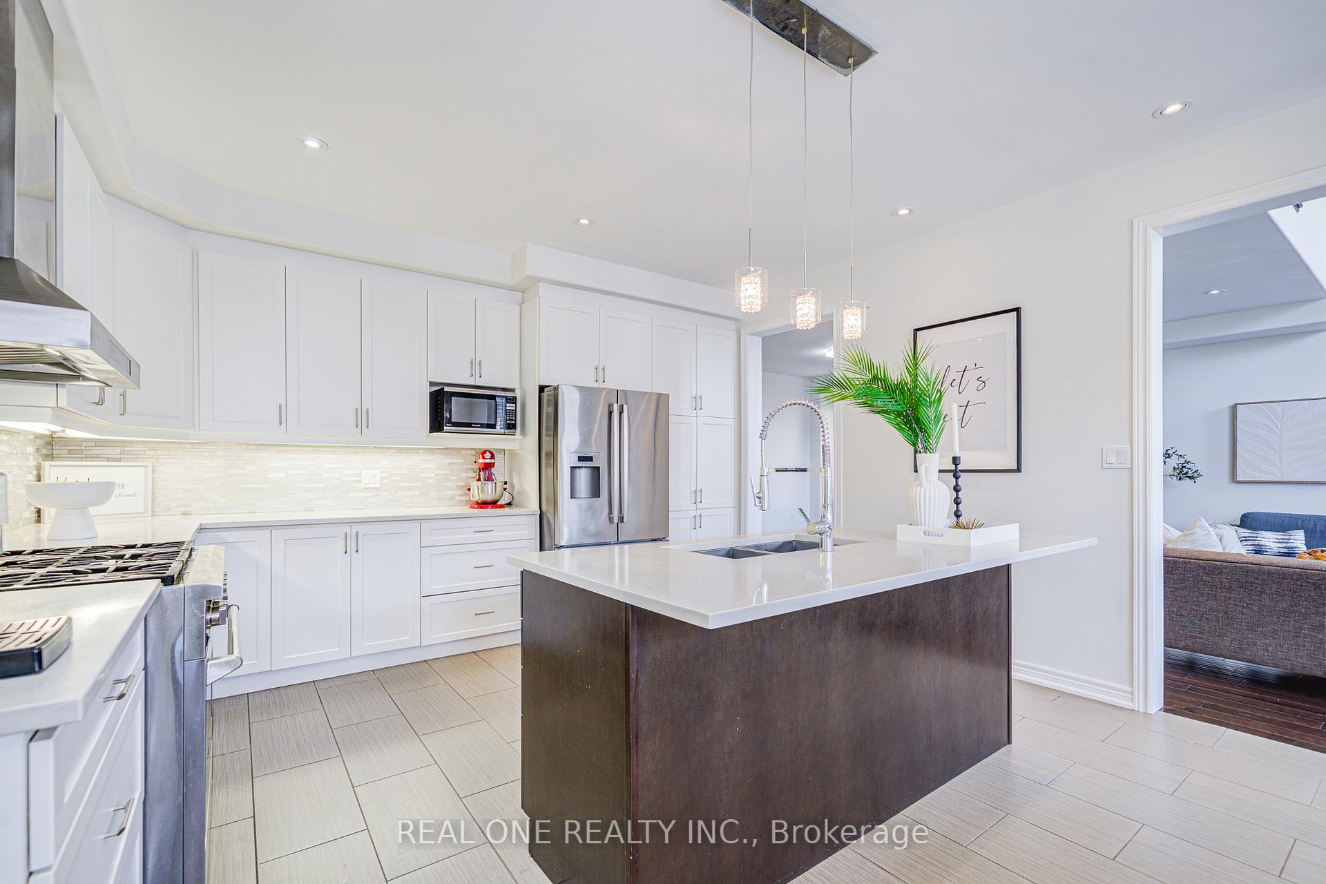 Photo 16 of 248 Raymond Road, Hamilton, Meadowlands — HOMEH