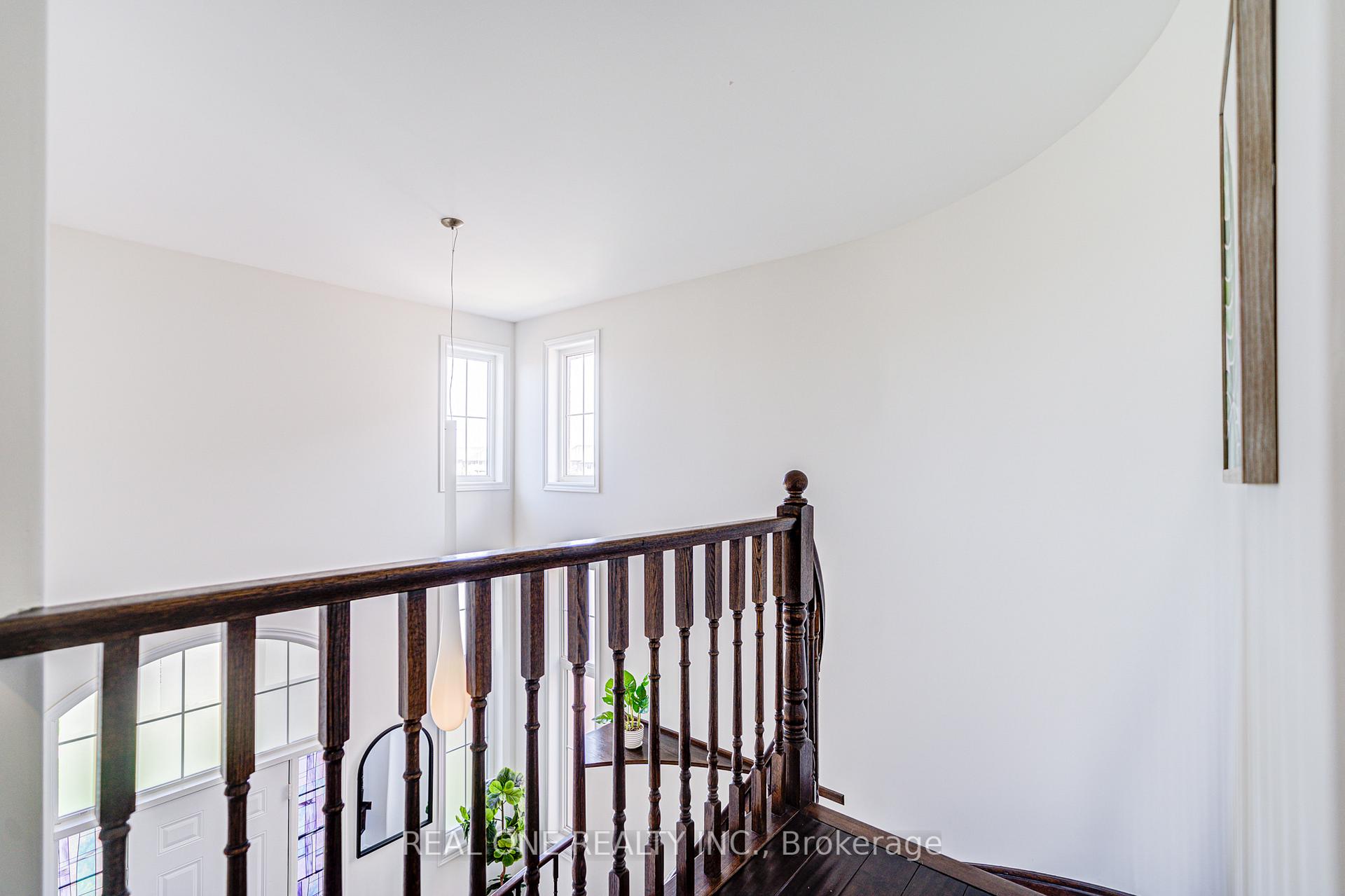 Photo 17 of 248 Raymond Road, Hamilton, Meadowlands — HOMEH