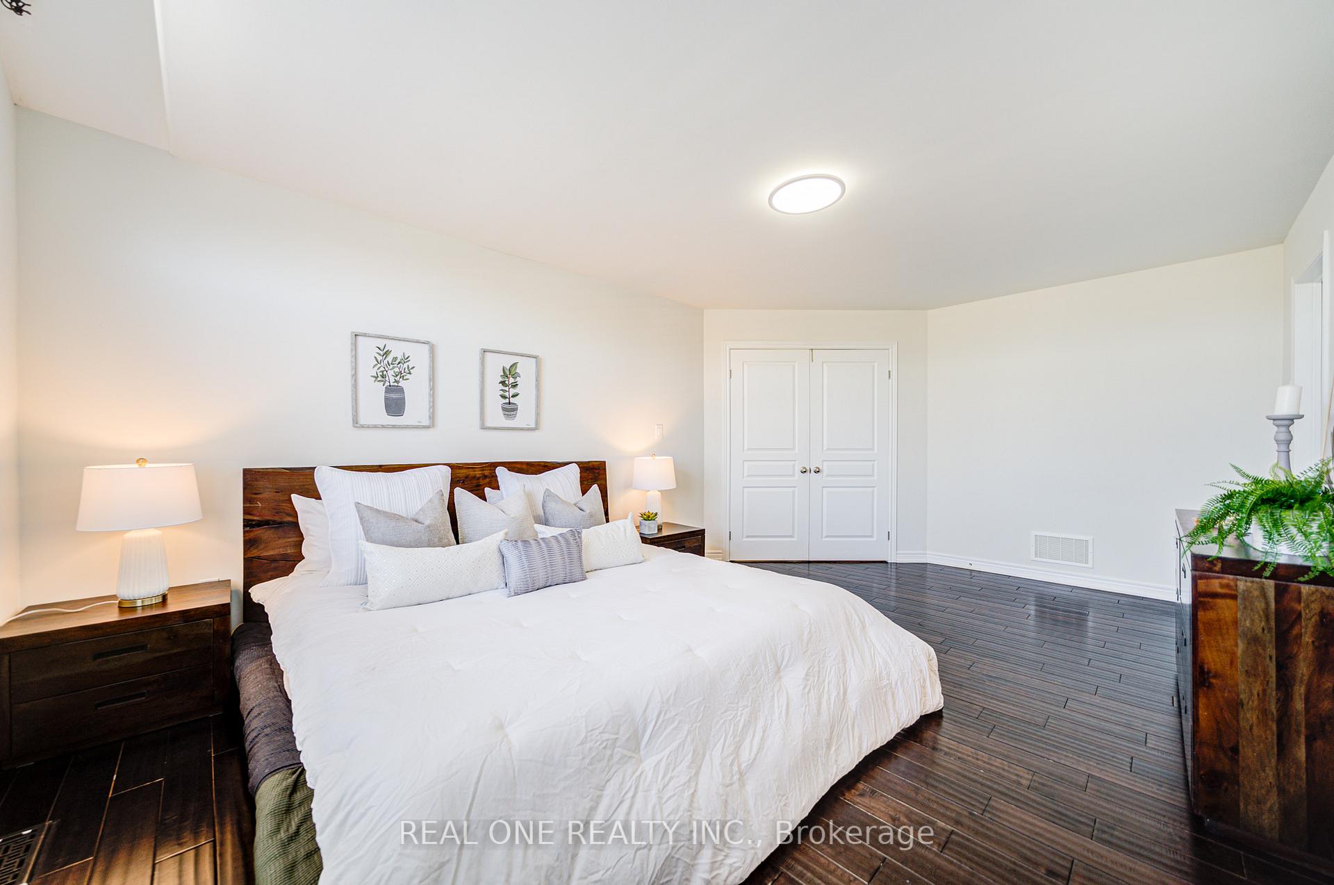 Photo 21 of 248 Raymond Road, Hamilton, Meadowlands — HOMEH